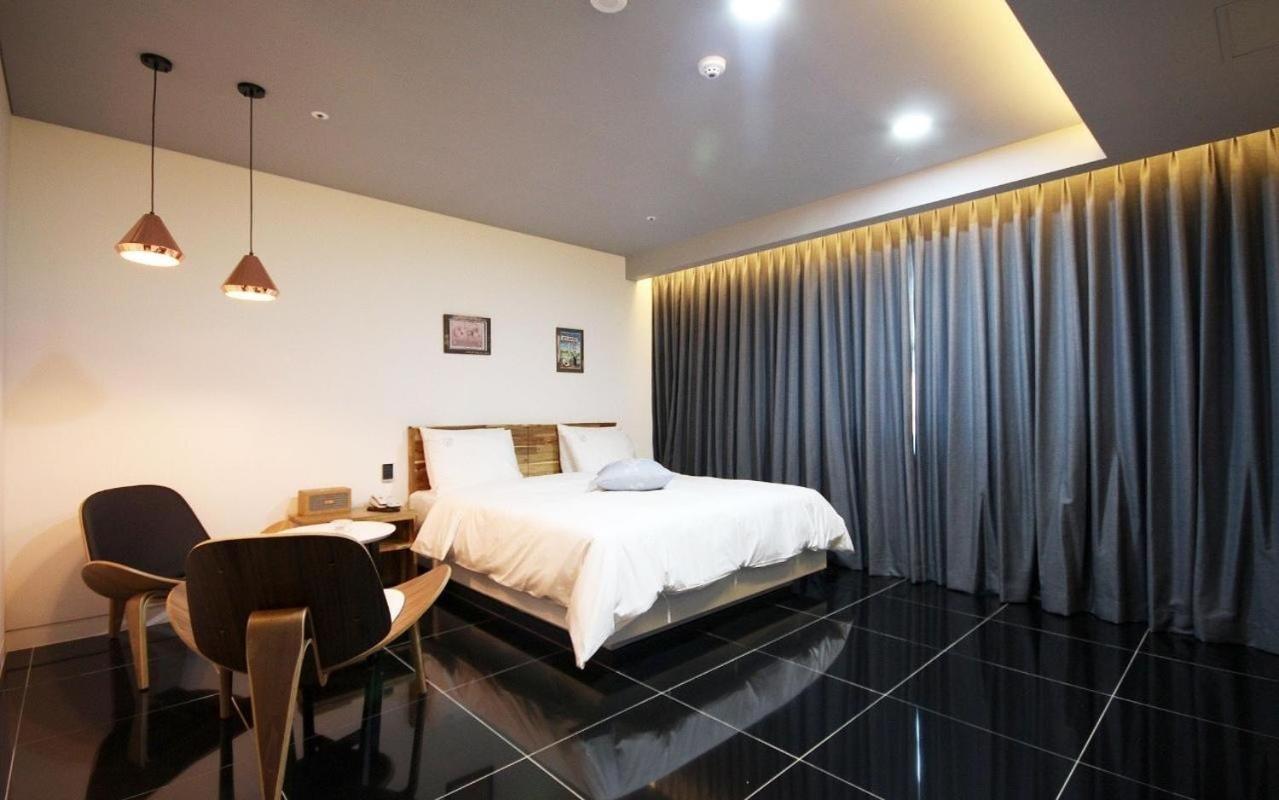 Double Room - Photo 12