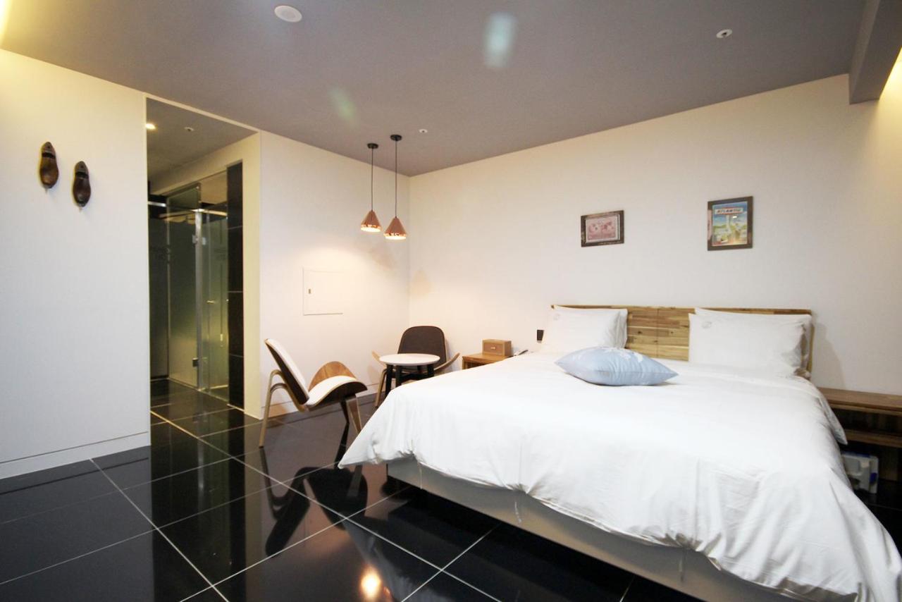 Double Room - Photo 13