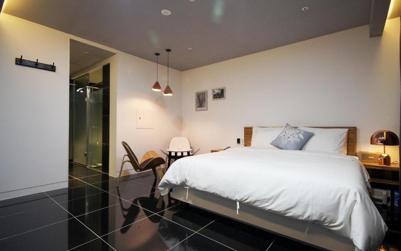 Double Room - Photo 18