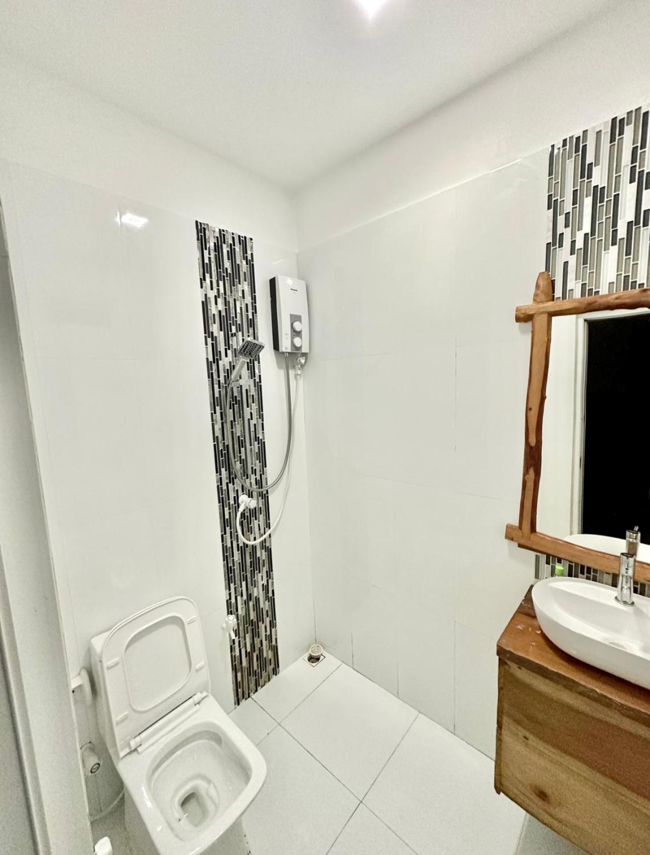 Standard Double Room - Photo 3