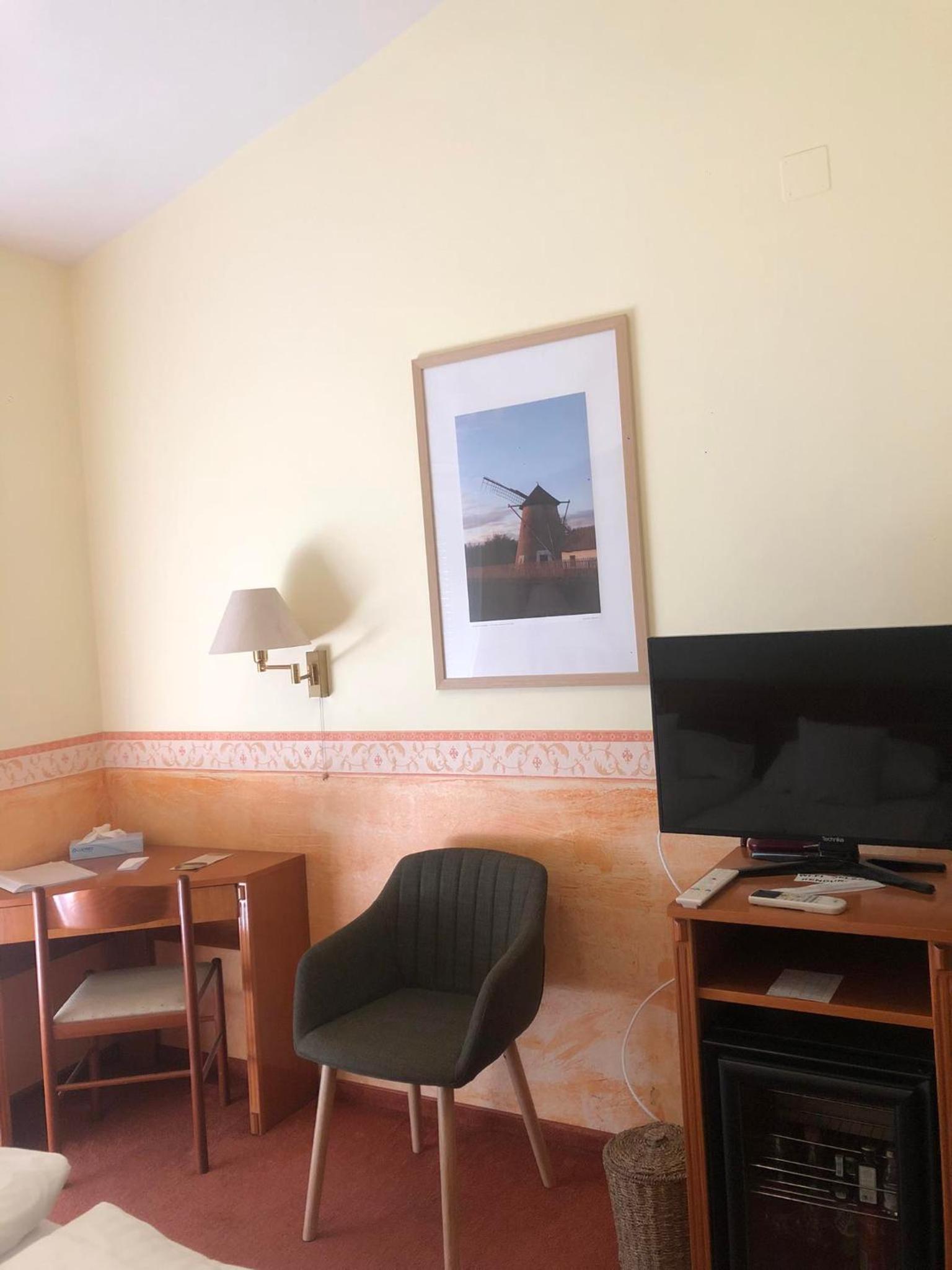 Standard Double or Twin Room photo 2