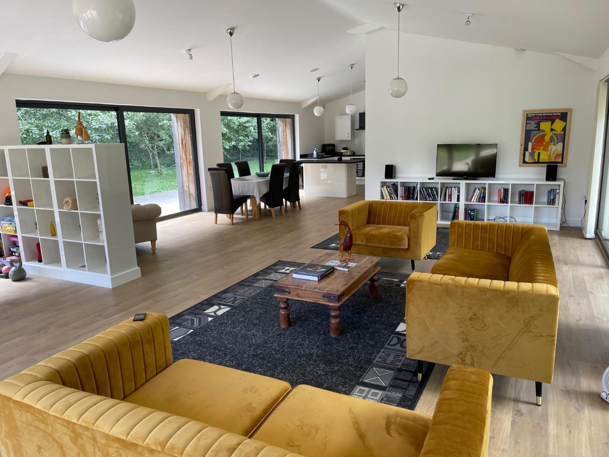 Three-Bedroom House photo 3