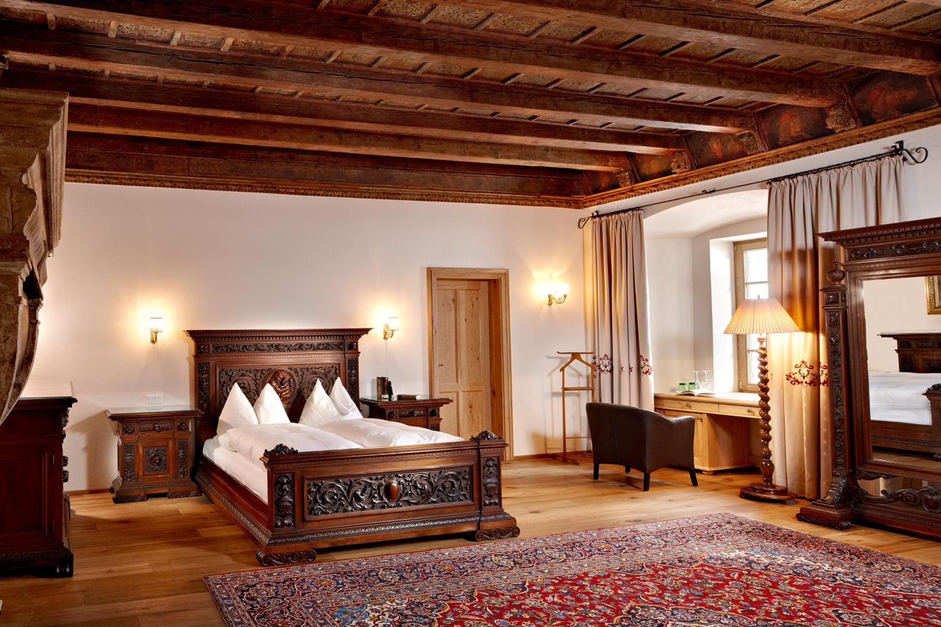 Suite with Mountain View - Photo 6