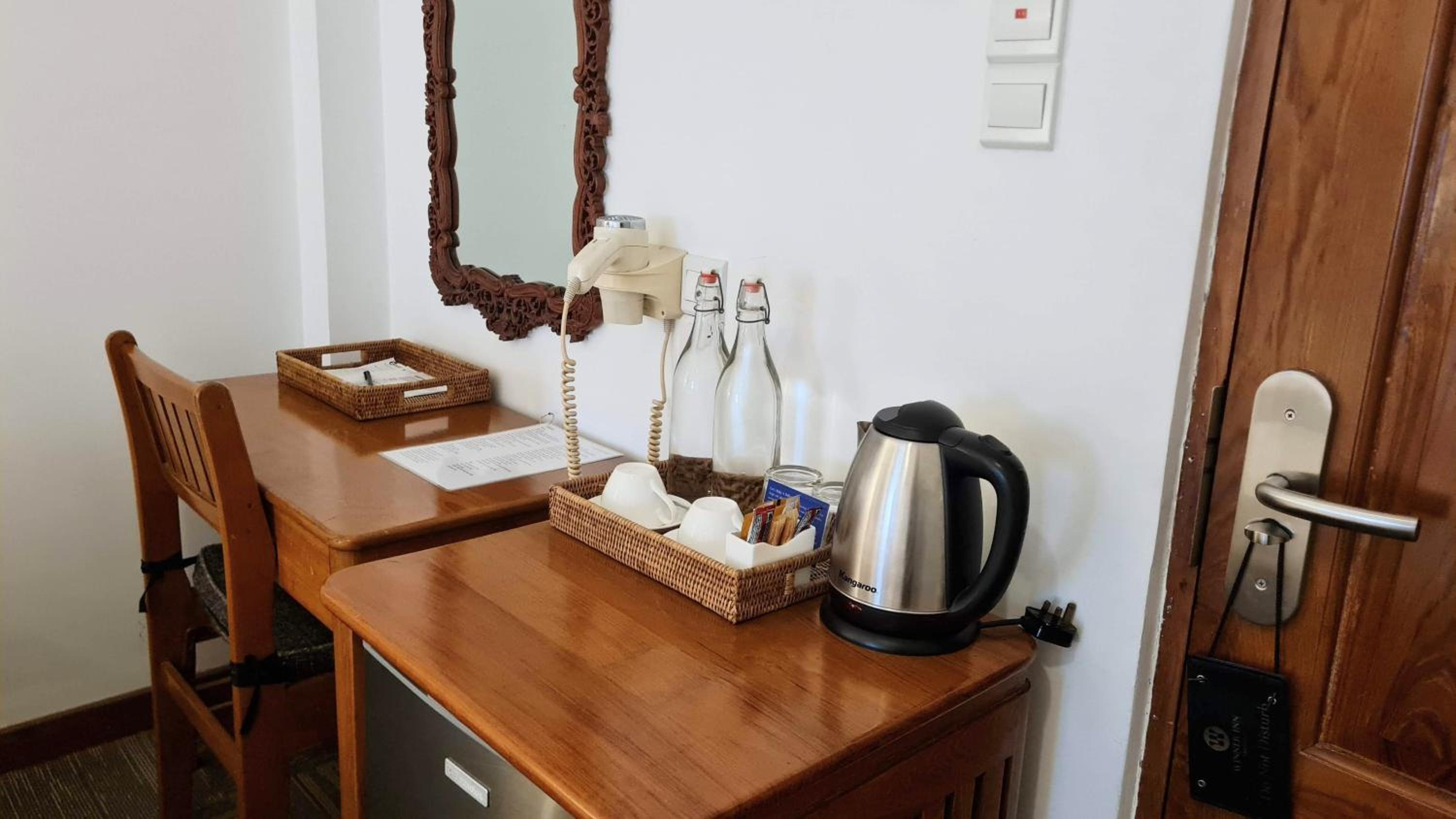 Standard Twin Room - Photo 4