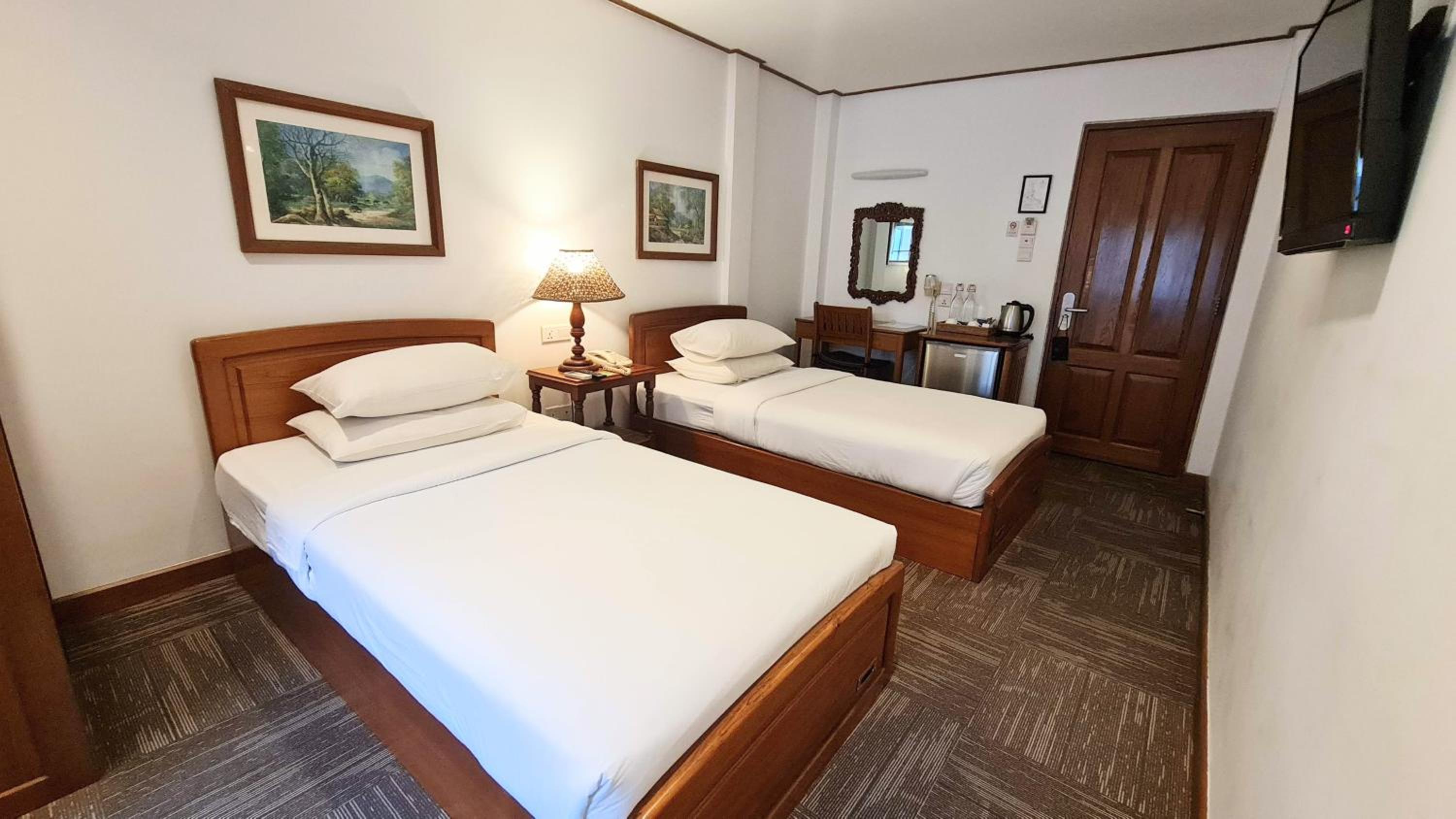 Standard Twin Room - Photo 1