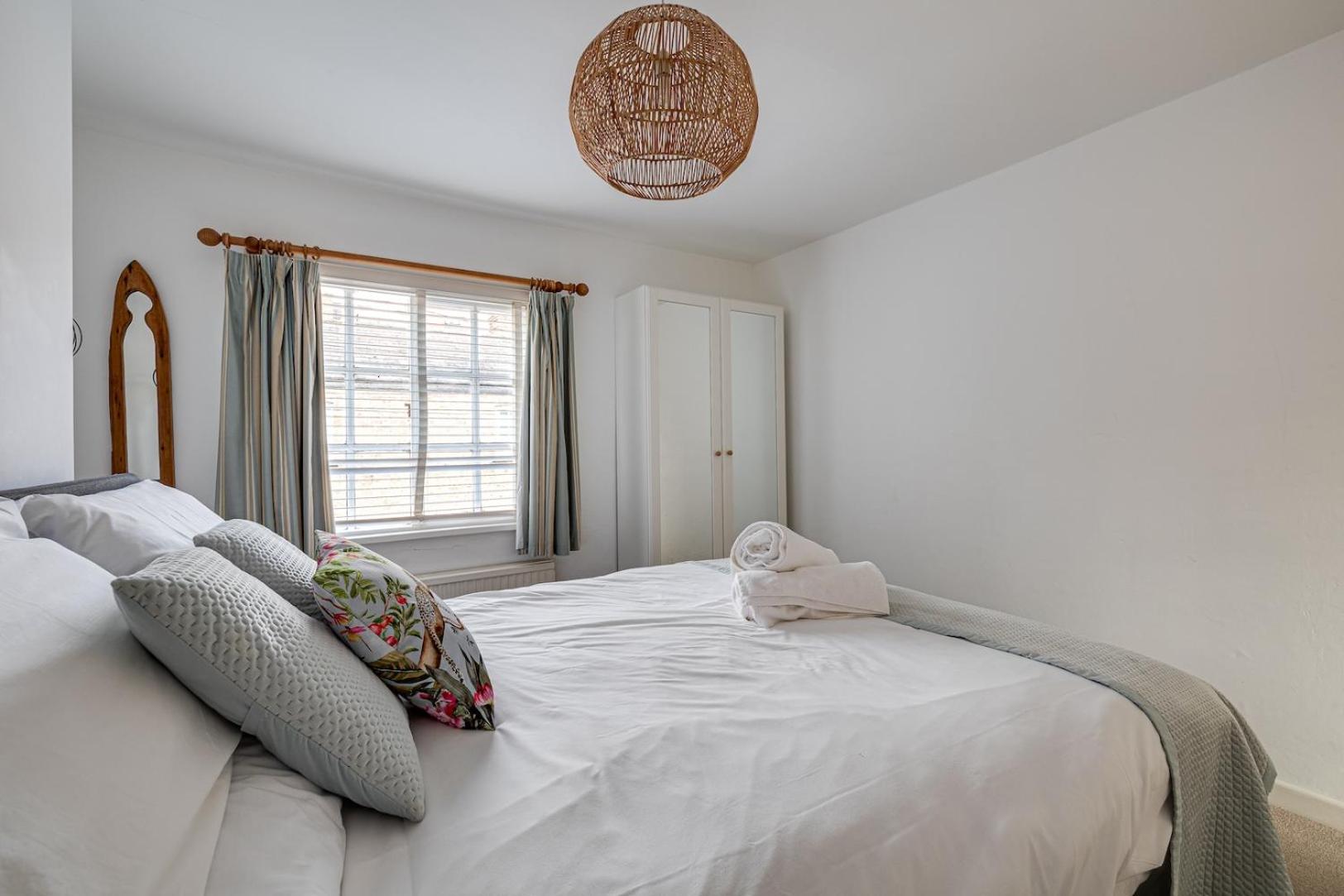 Two-Bedroom House - Photo 37