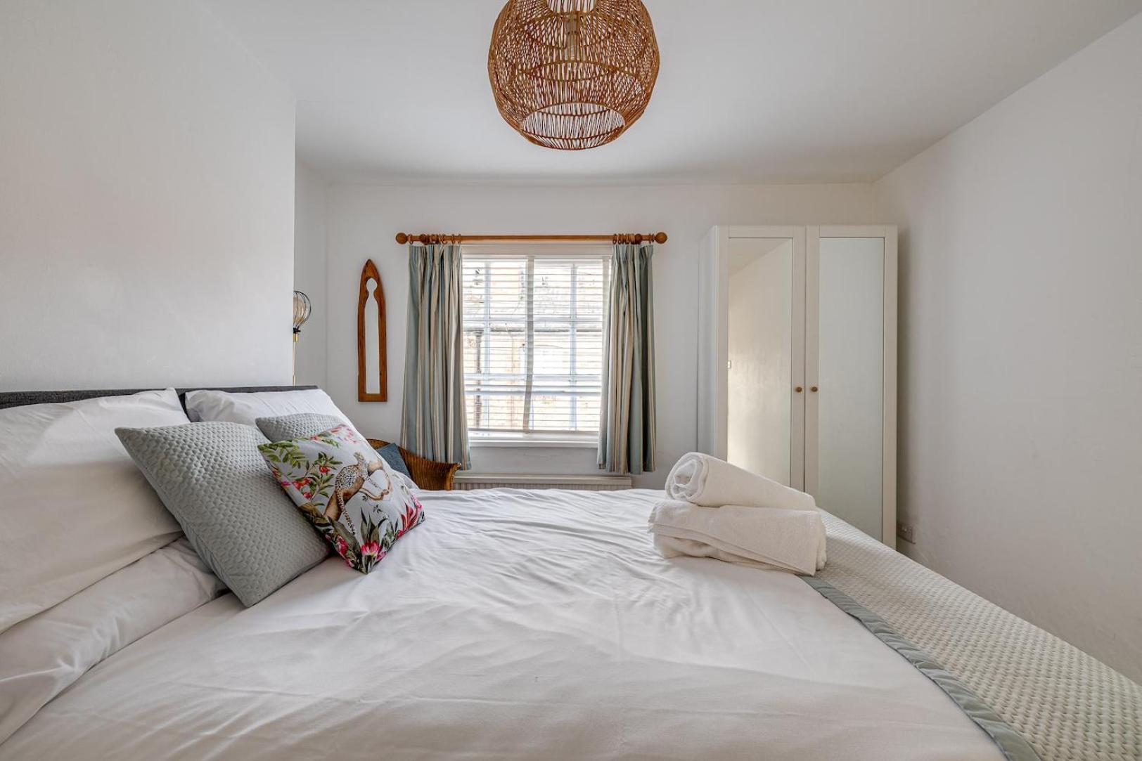 Two-Bedroom House - Photo 39