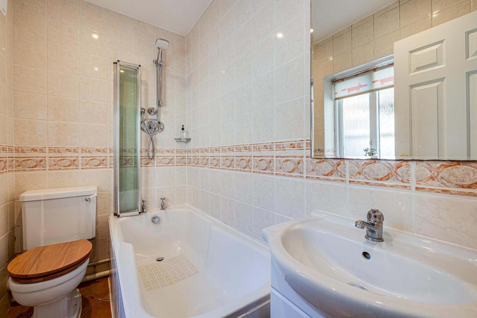 Two-Bedroom House - Photo 40