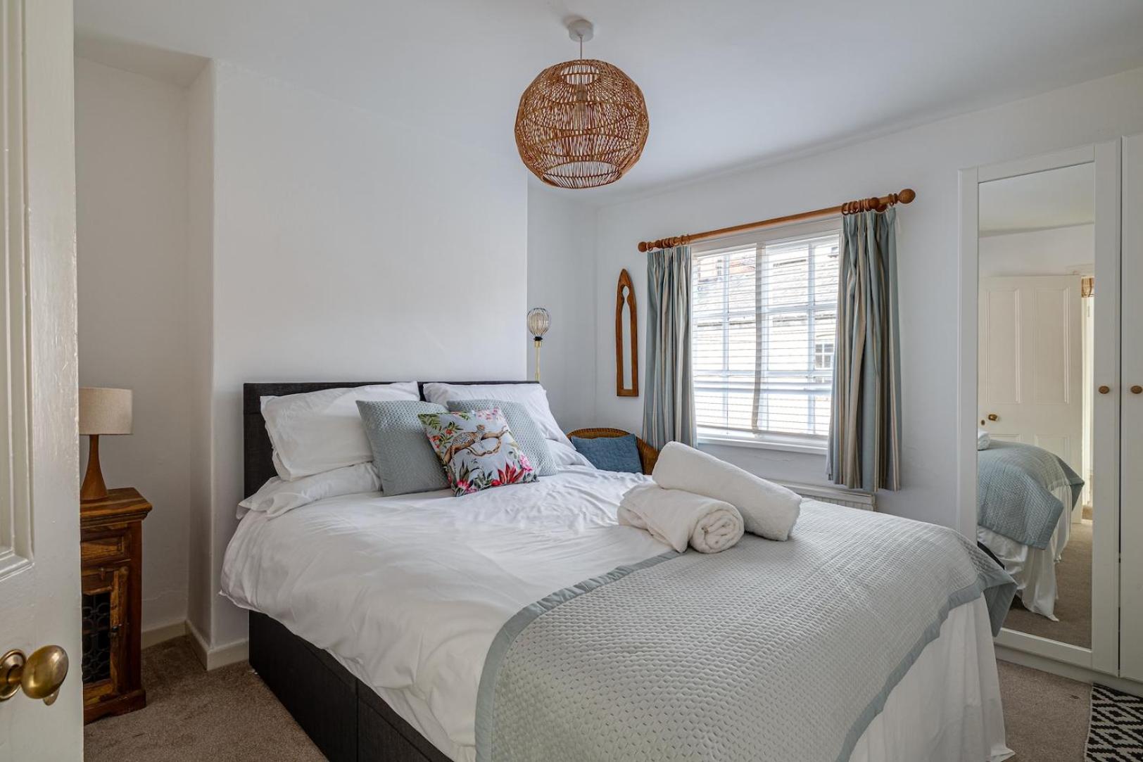Two-Bedroom House - Photo 43