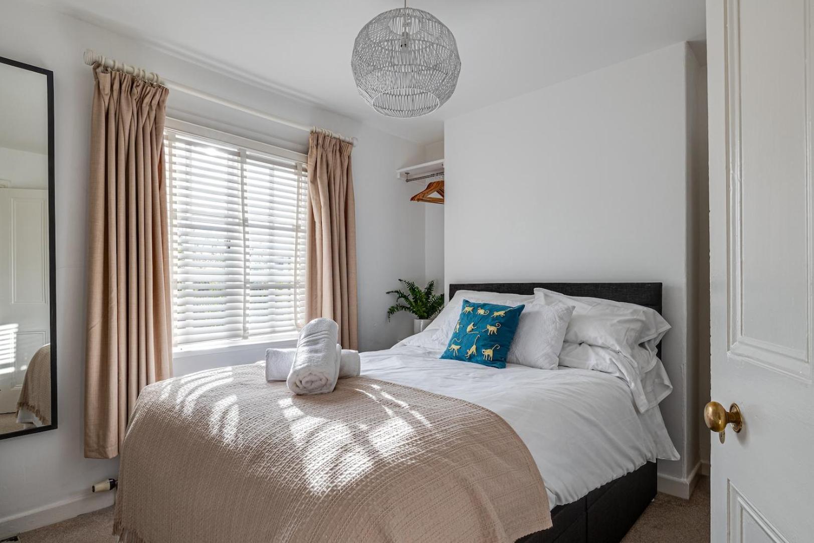 Two-Bedroom House - Photo 12