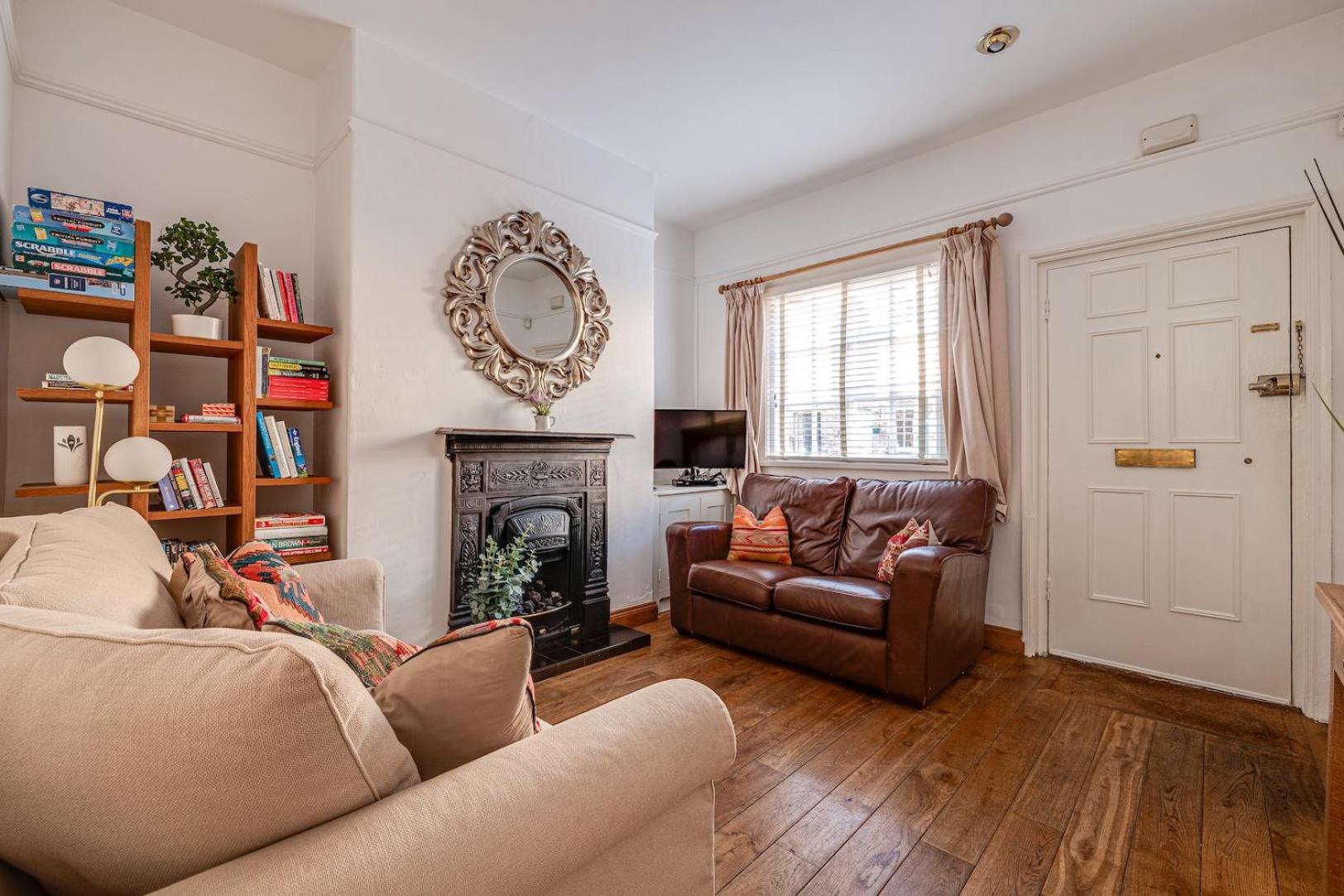 Two-Bedroom House - Photo 13