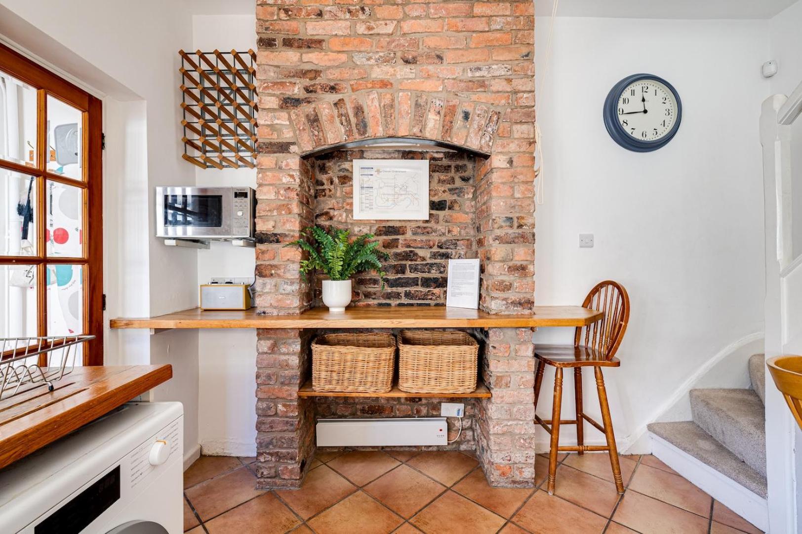 Two-Bedroom House - Photo 46