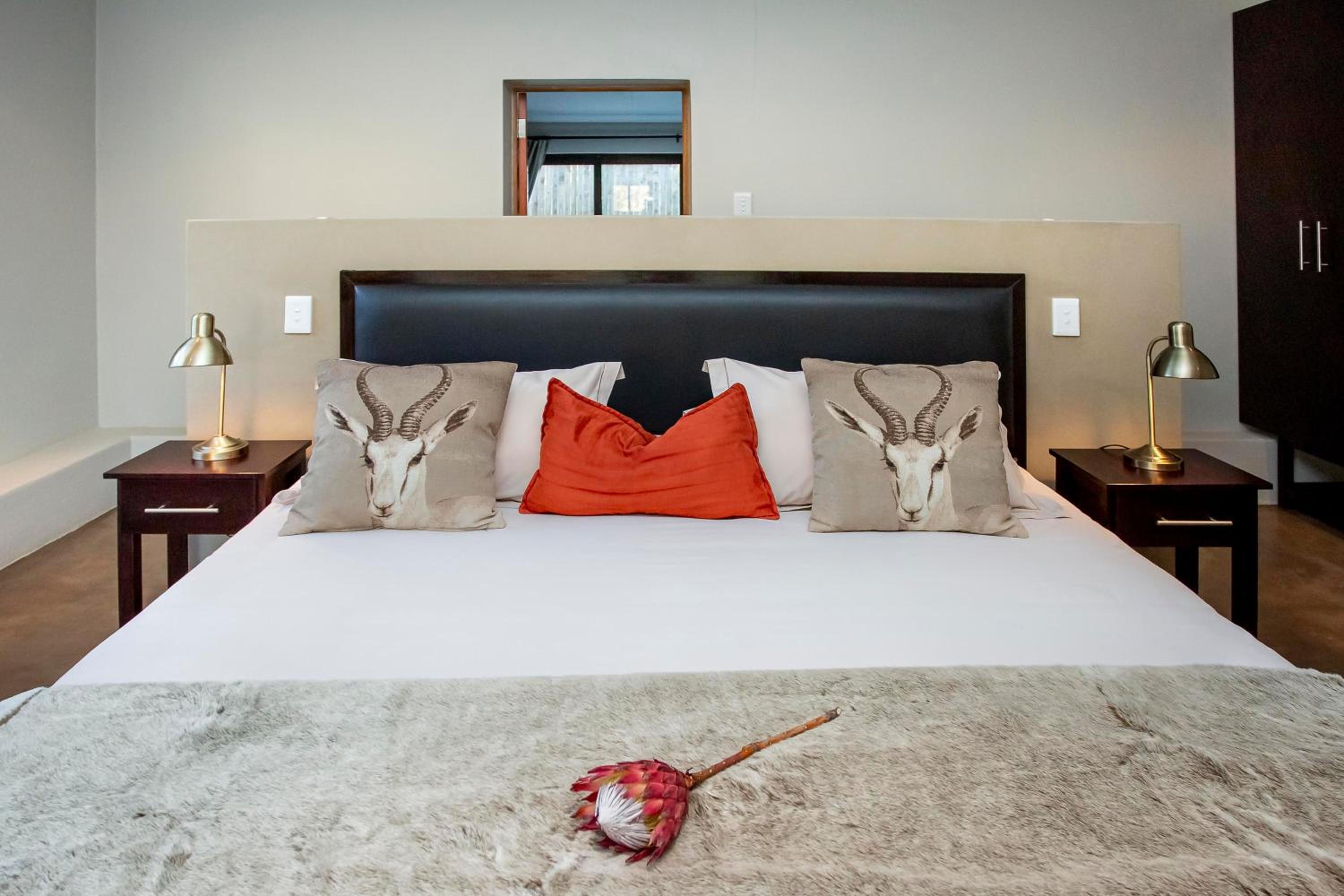 Comfort King Room photo 2