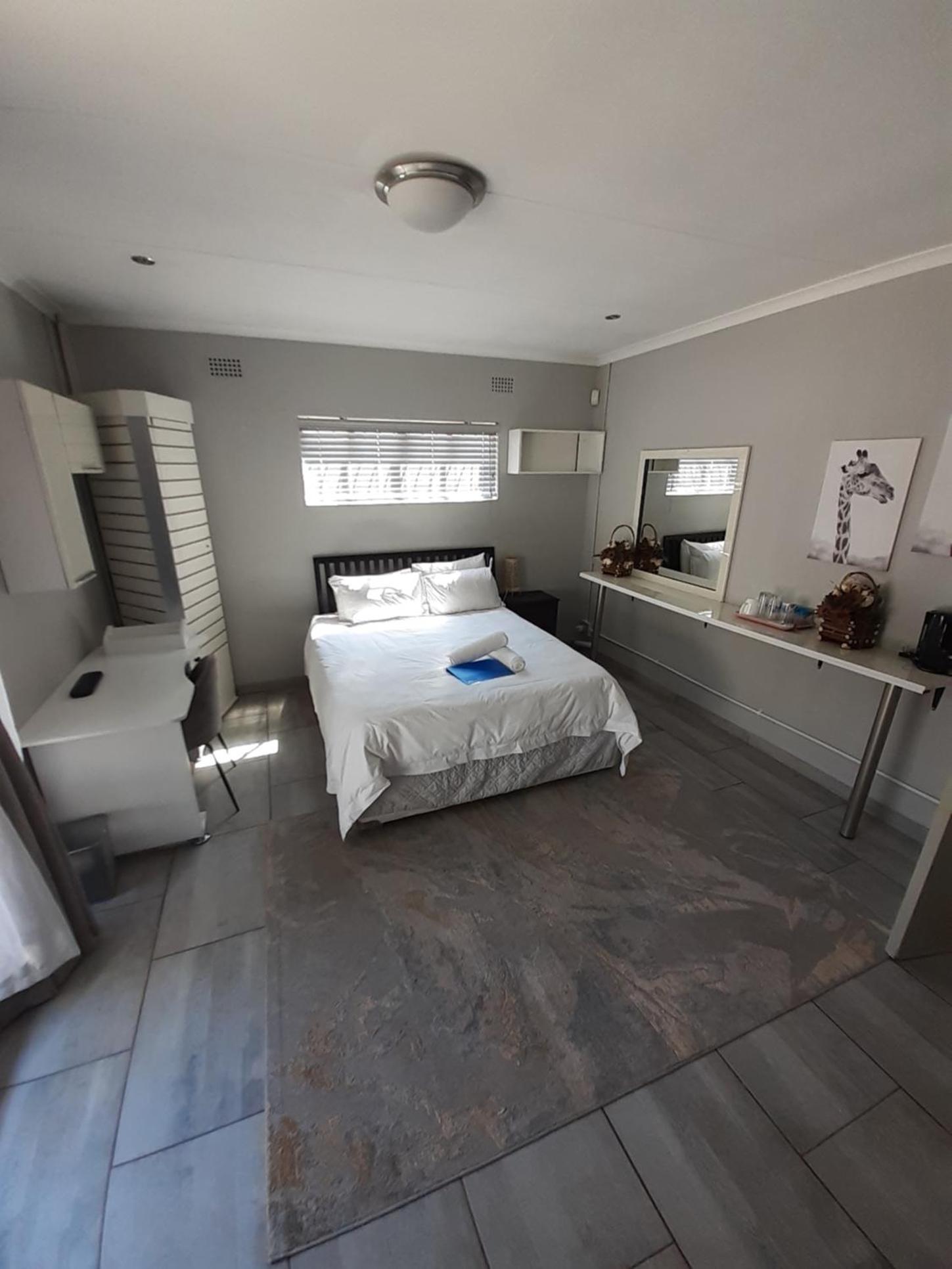 Double Room with Private Bathroom photo 1