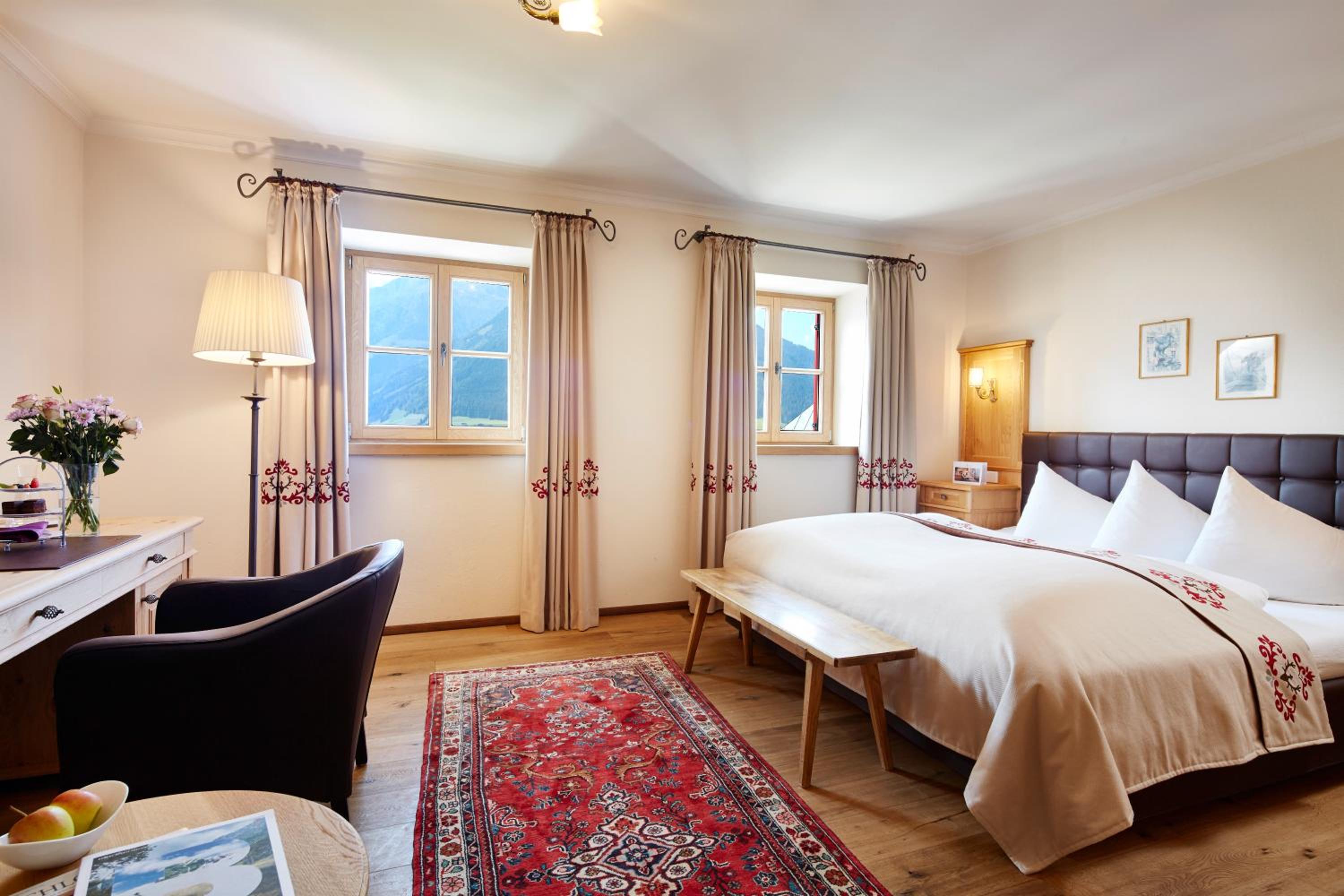 Deluxe Room - Photo 1