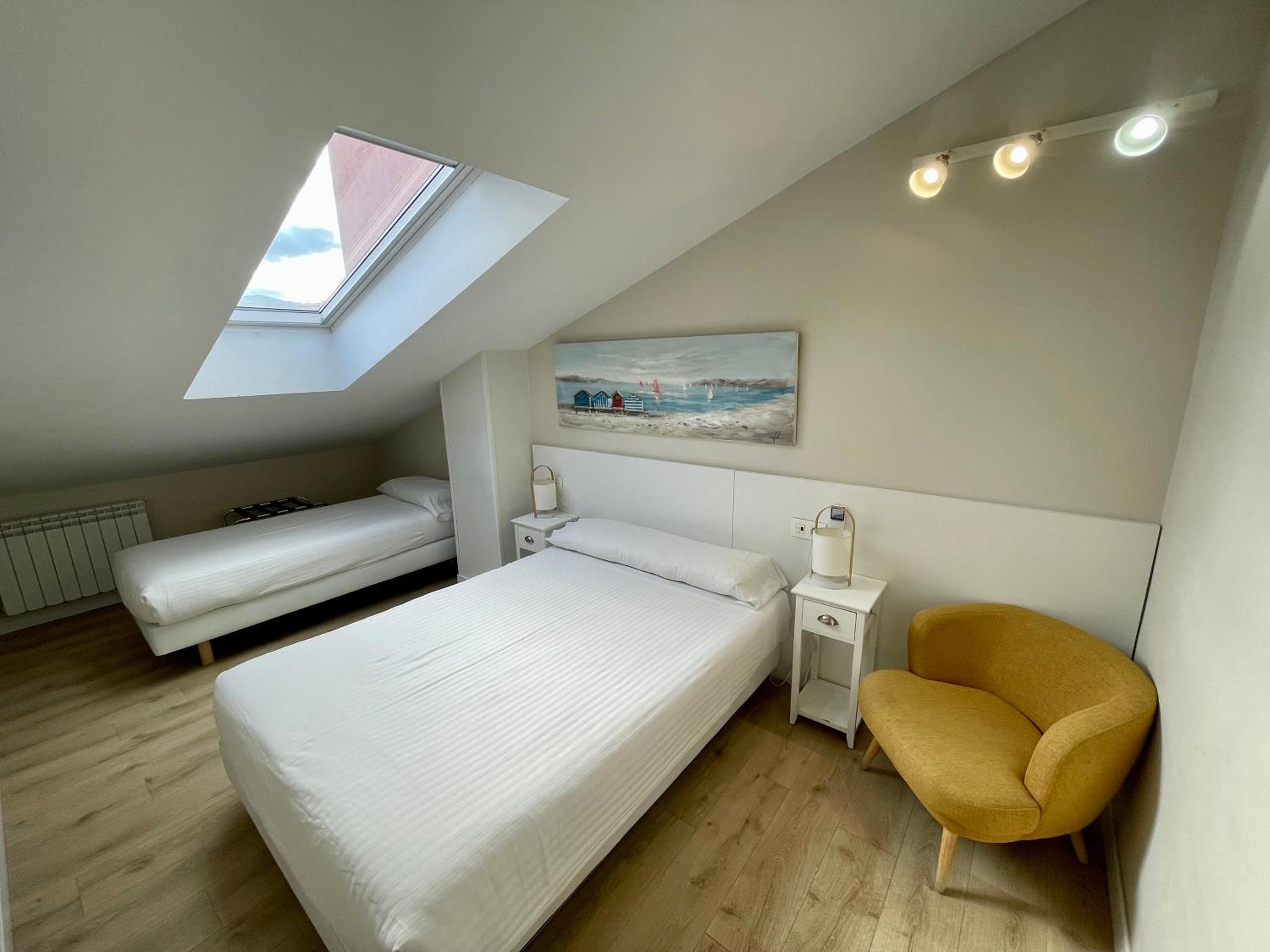 Habitación Triple con Ducha - Ático