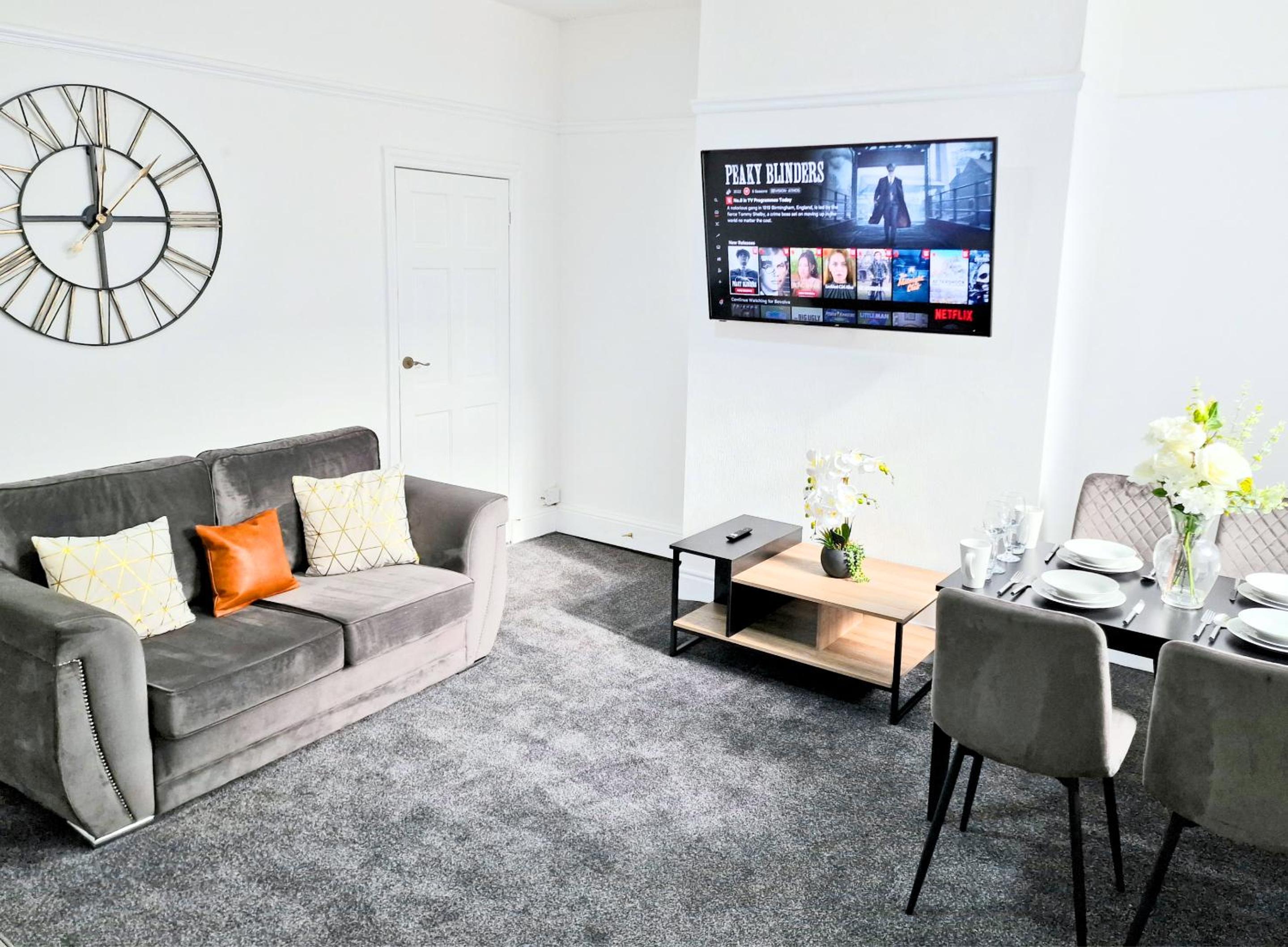Three-Bedroom House photo 1