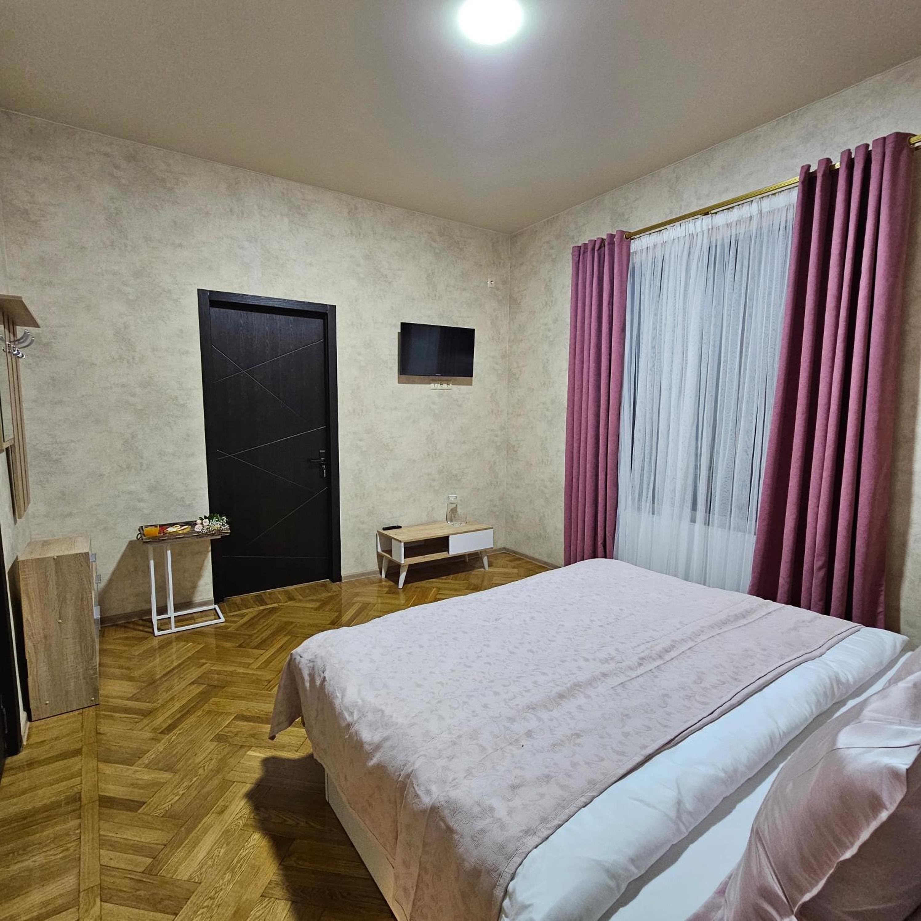 Suite - Photo 9