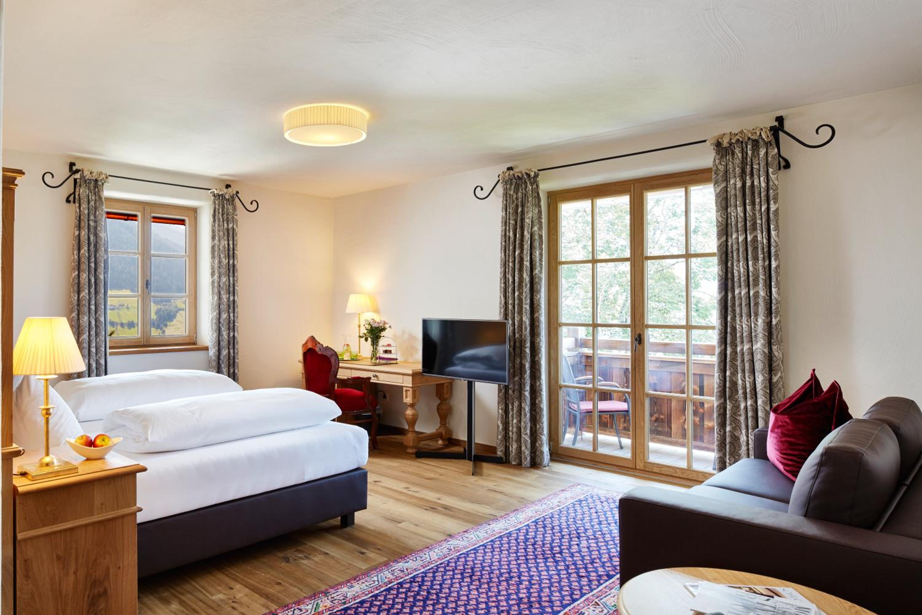 Double Room with Balcony - Photo 7