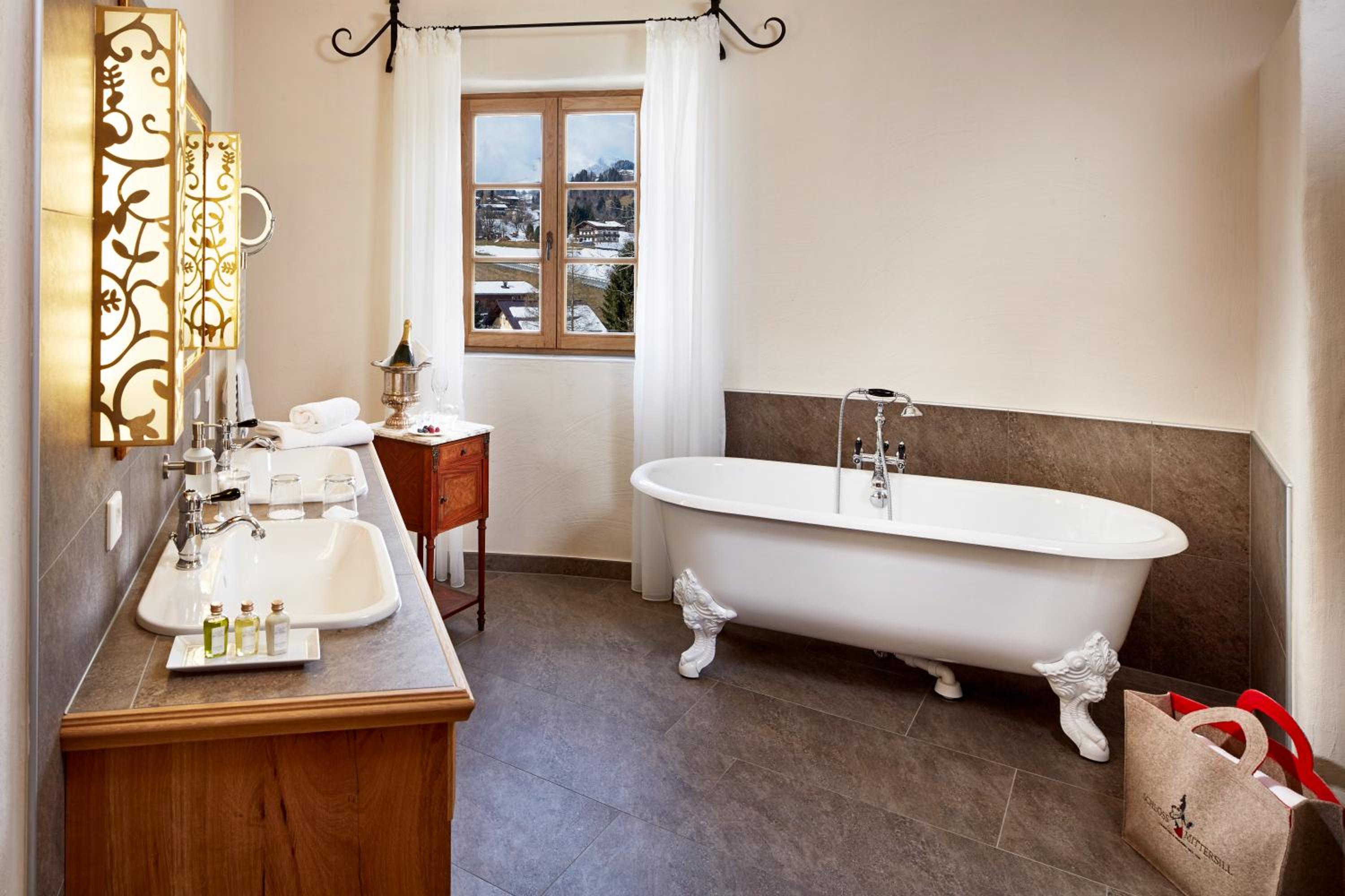 Double Room with Balcony - Photo 4