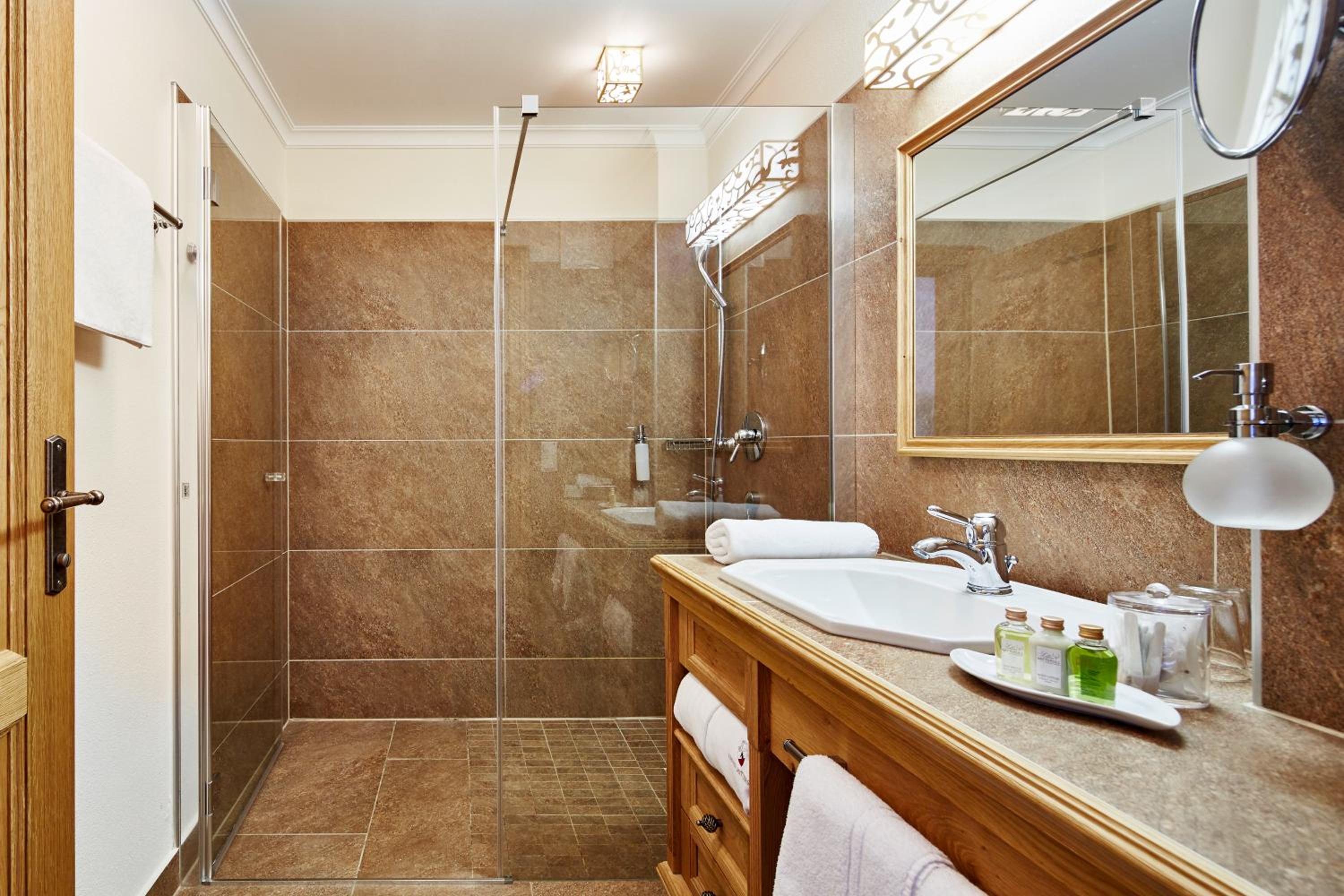 Standard Double Room - Photo 4