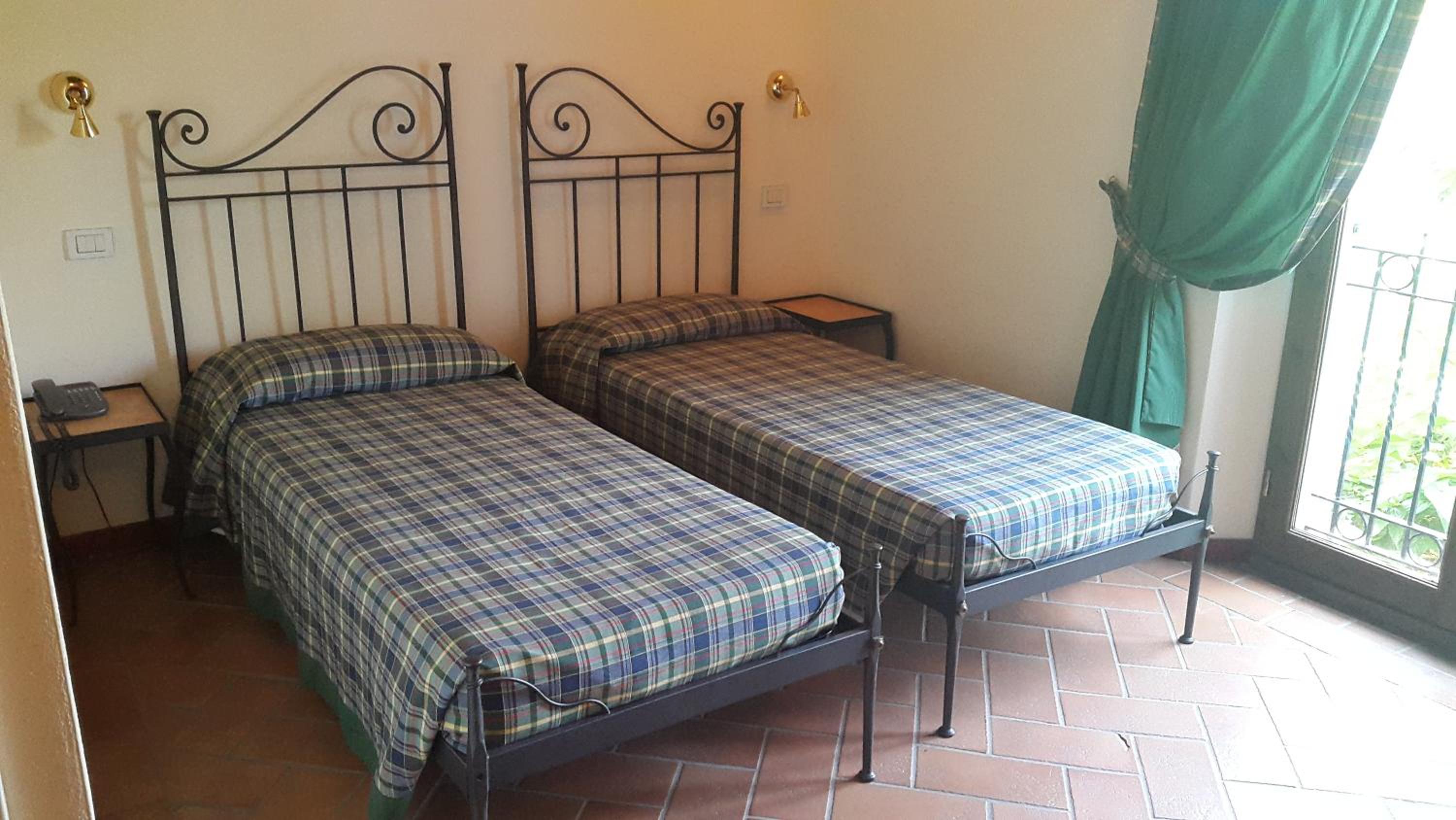 Double or Twin Room - Photo 6