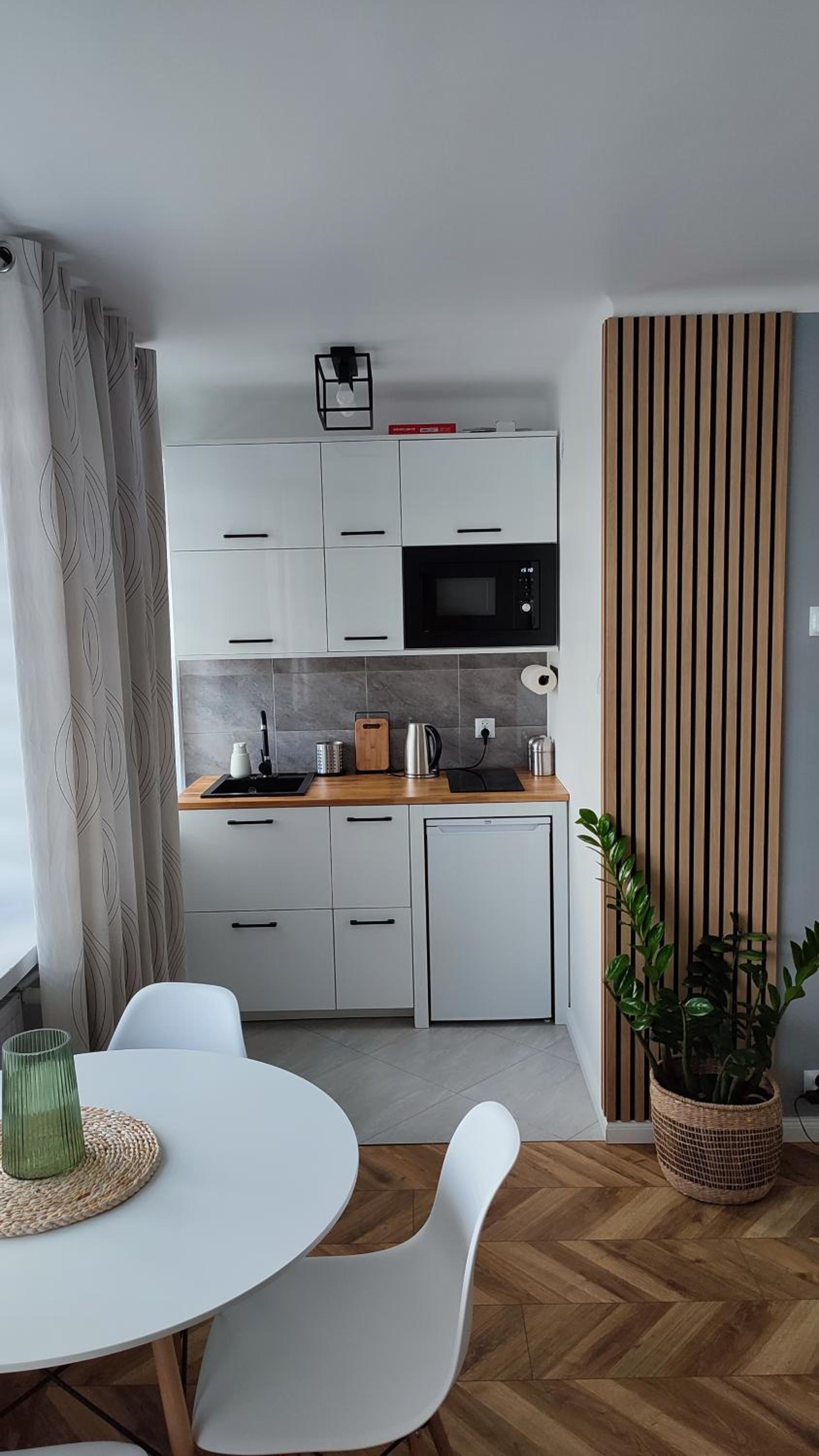 Apartment with Shower - Photo 3