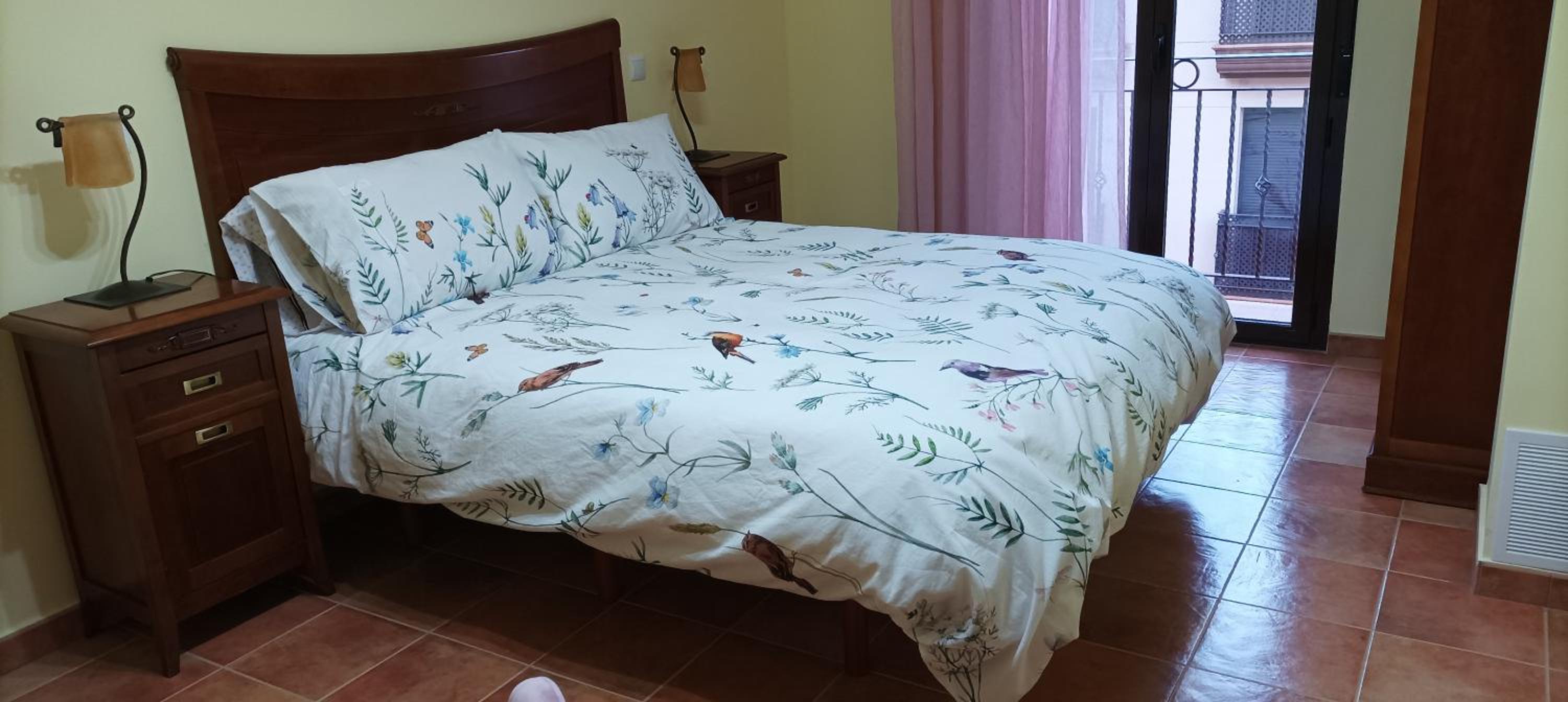 Entire house 4 bedrooms for 8 people