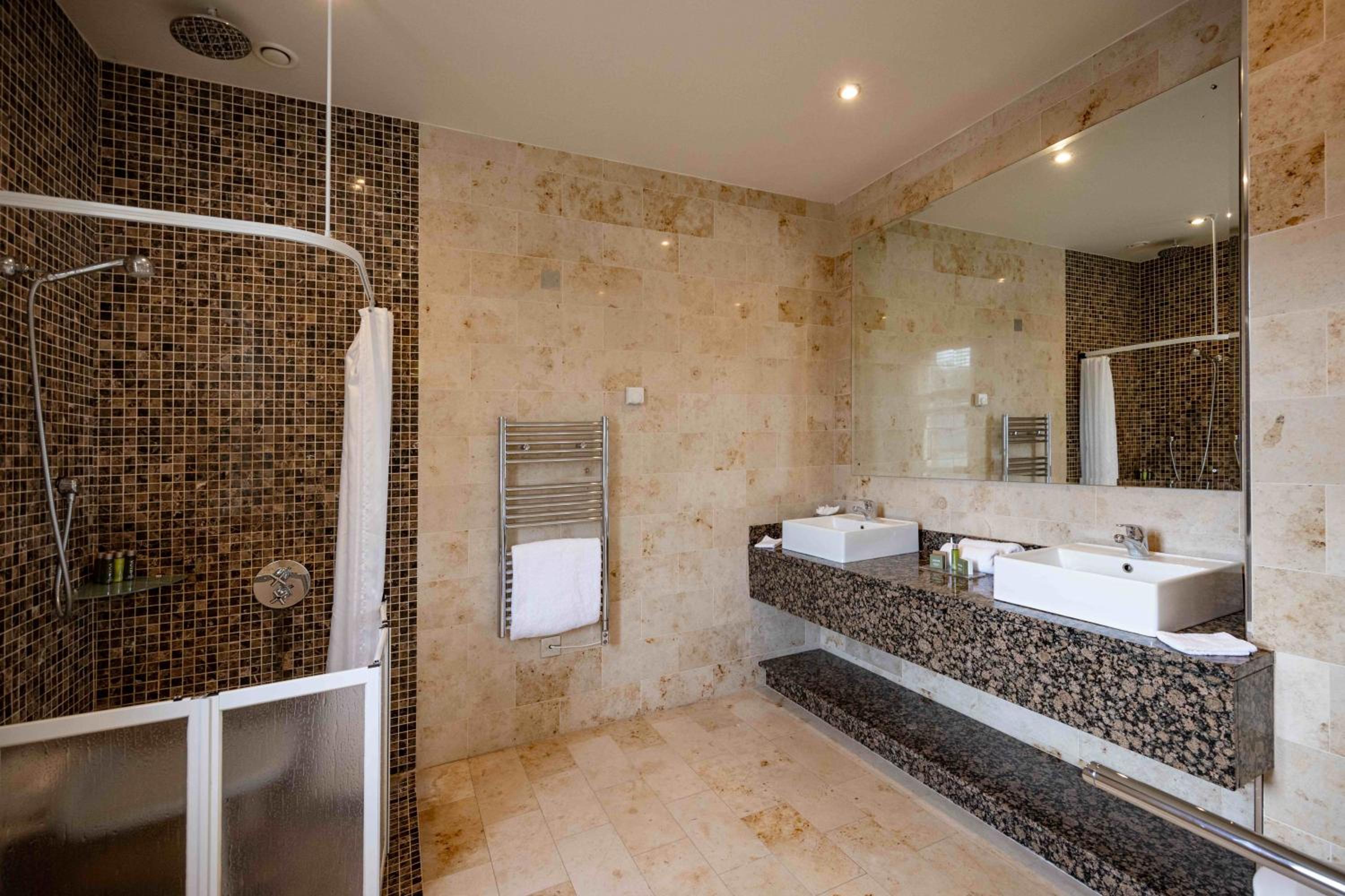 Double or Twin Room - Disability Access - Photo 5
