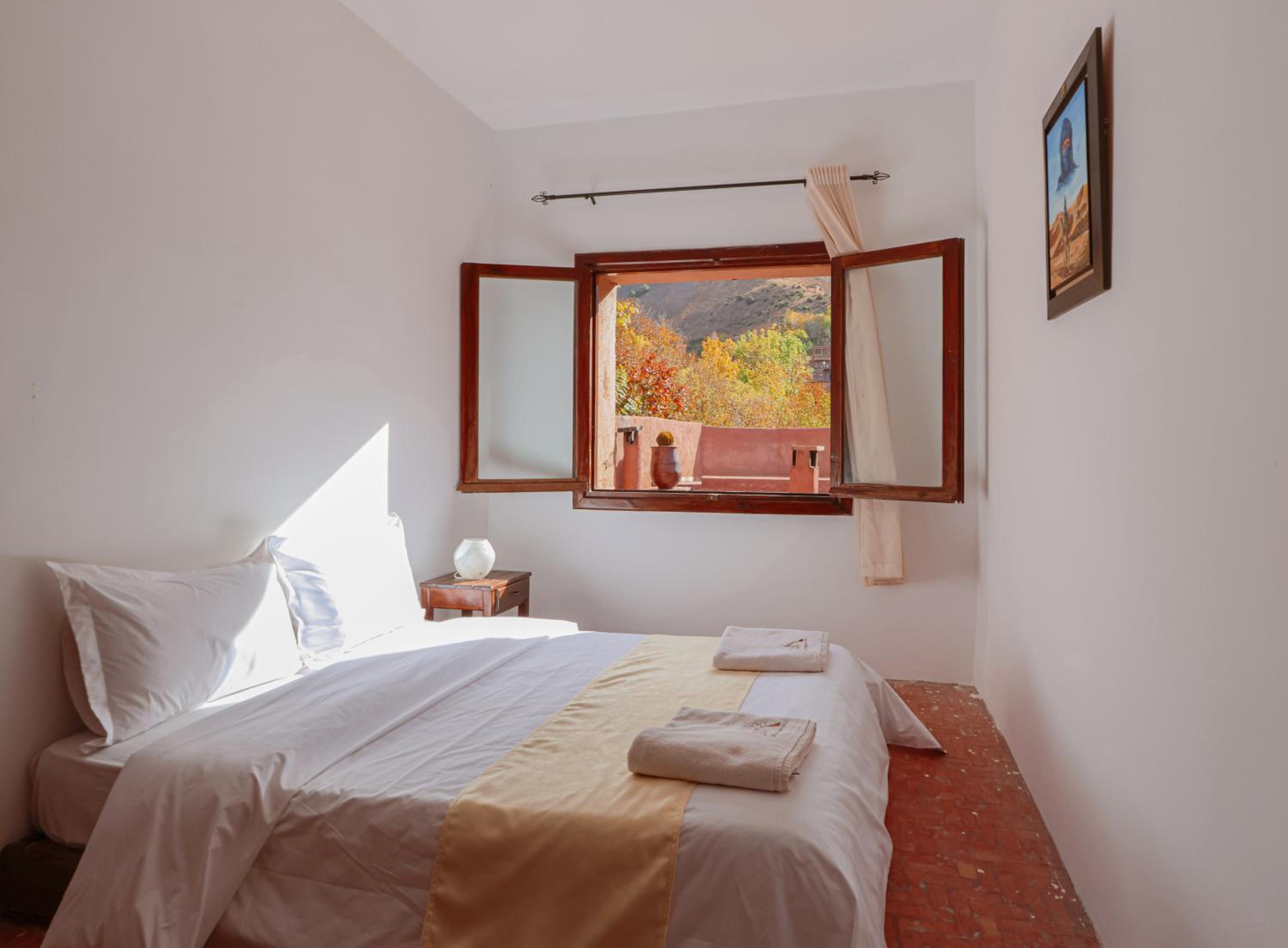 Apartment with Mountain View - Photo 2