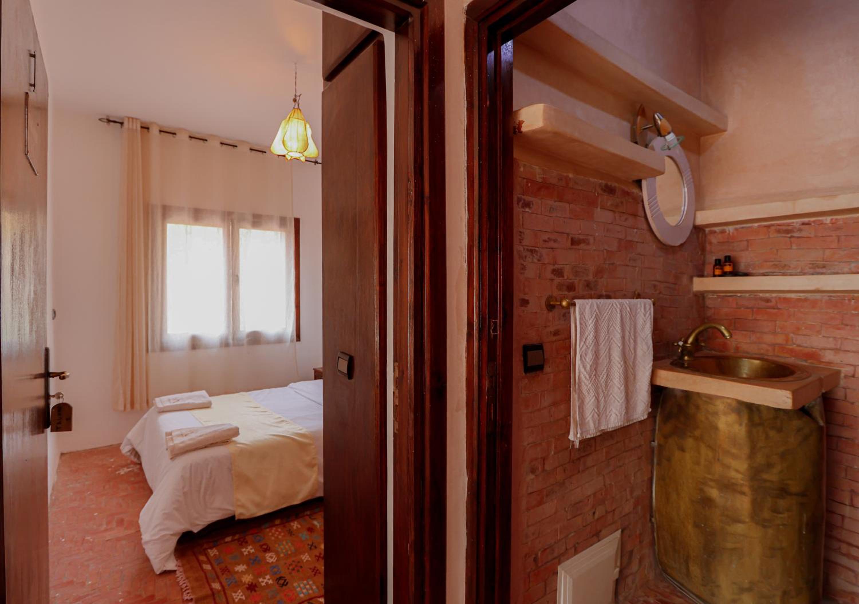 Apartment with Mountain View - Photo 1