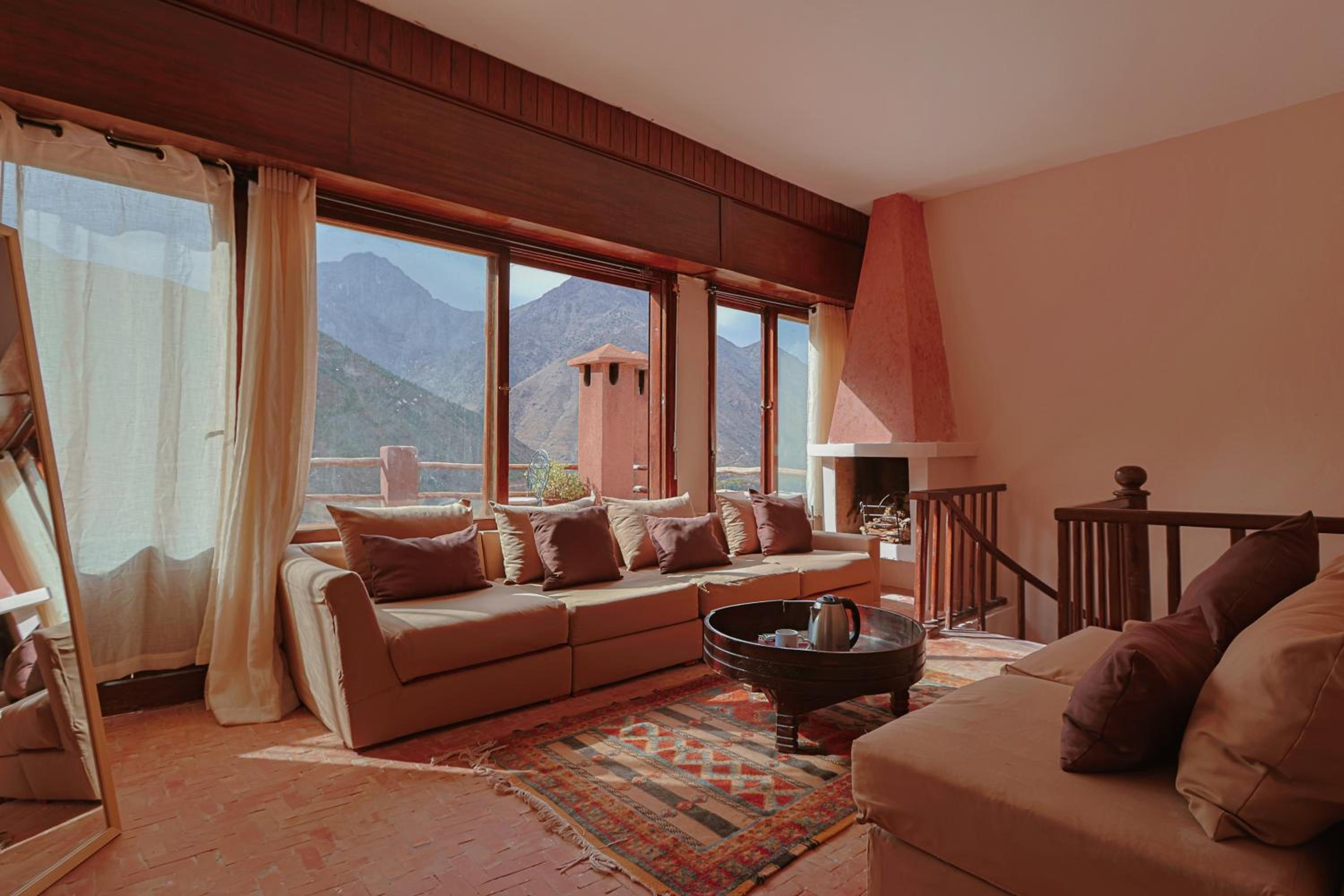 Apartment with Mountain View - Photo 7