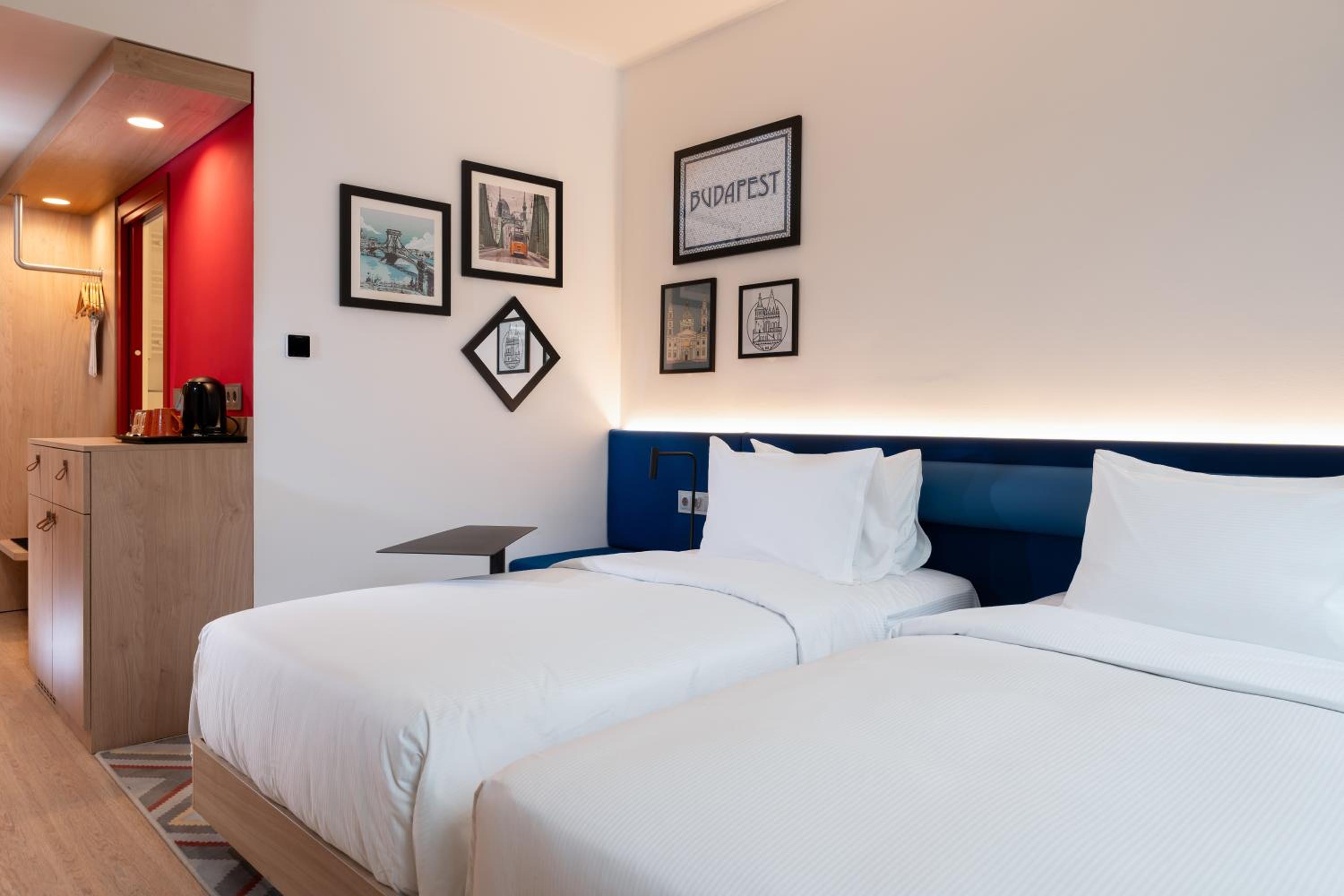 Twin Room - Photo 8