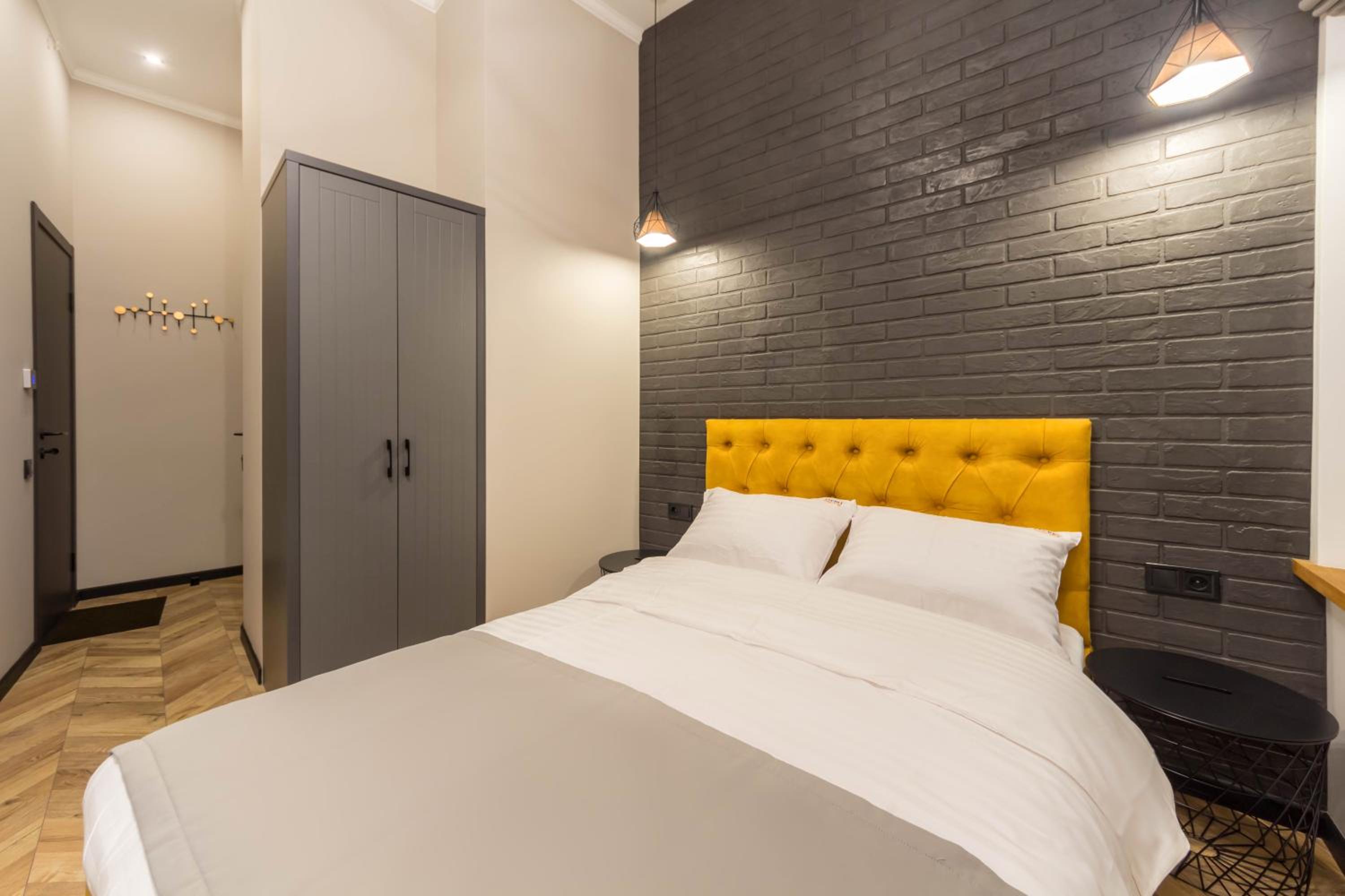 Studio with Balcony - Mykhailivska str. 24V