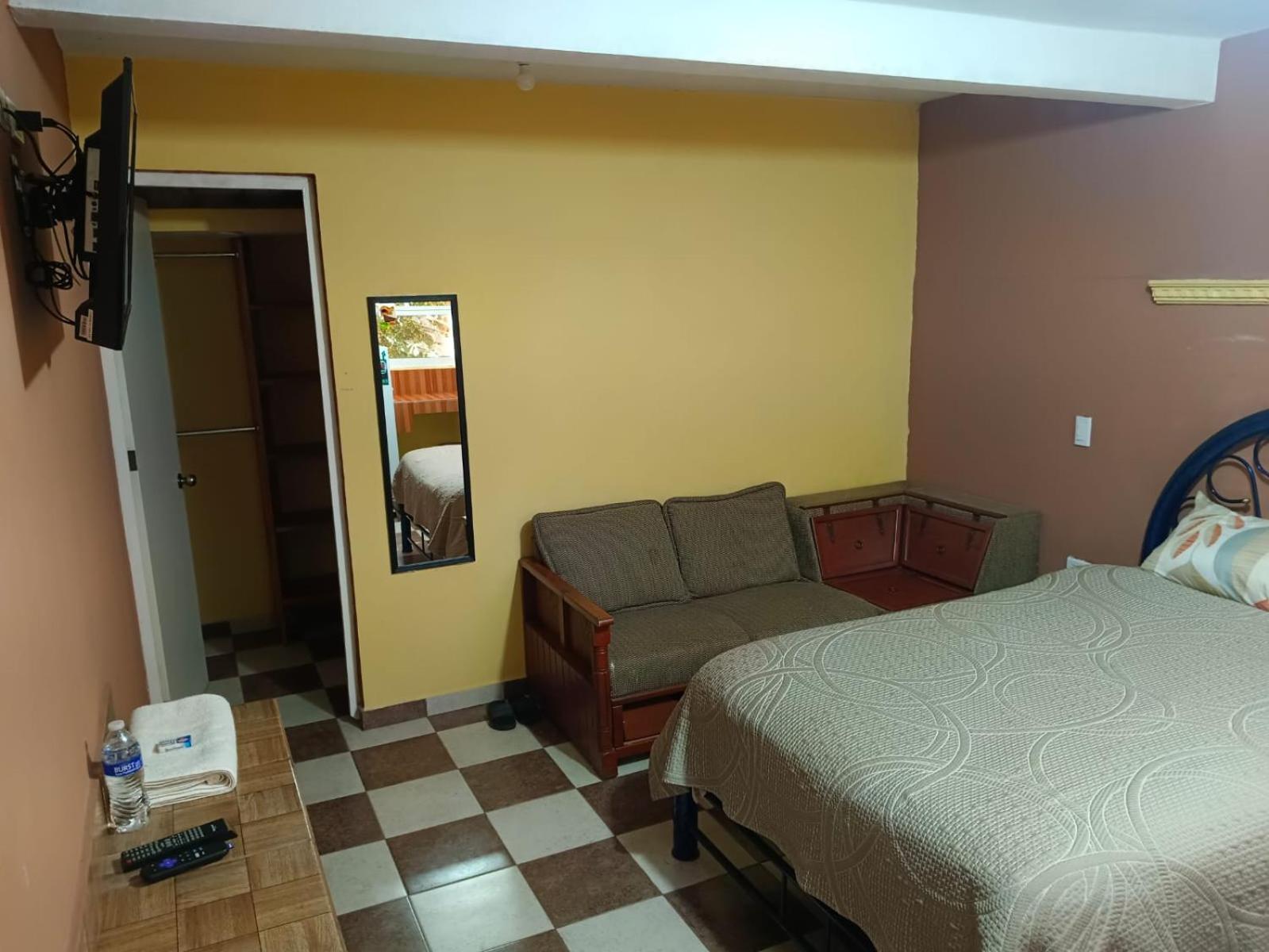Economy Double Room photo 3