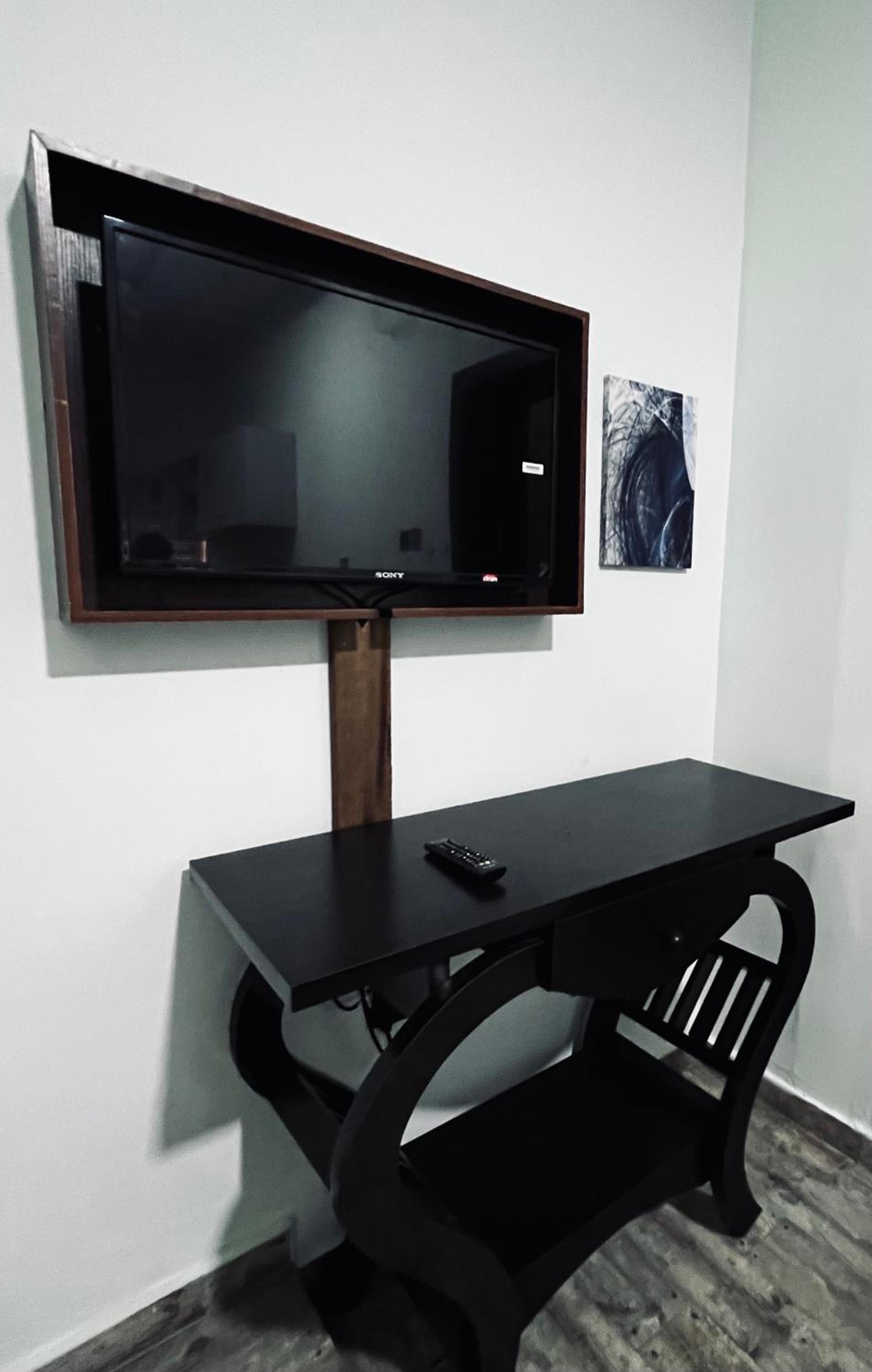 Deluxe King Suite photo 1