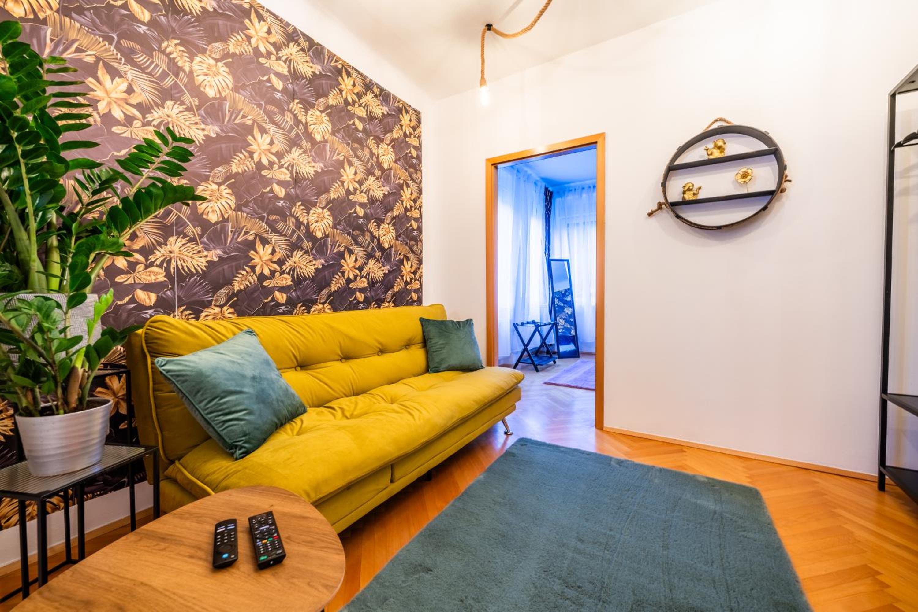 One-Bedroom Apartment photo 1
