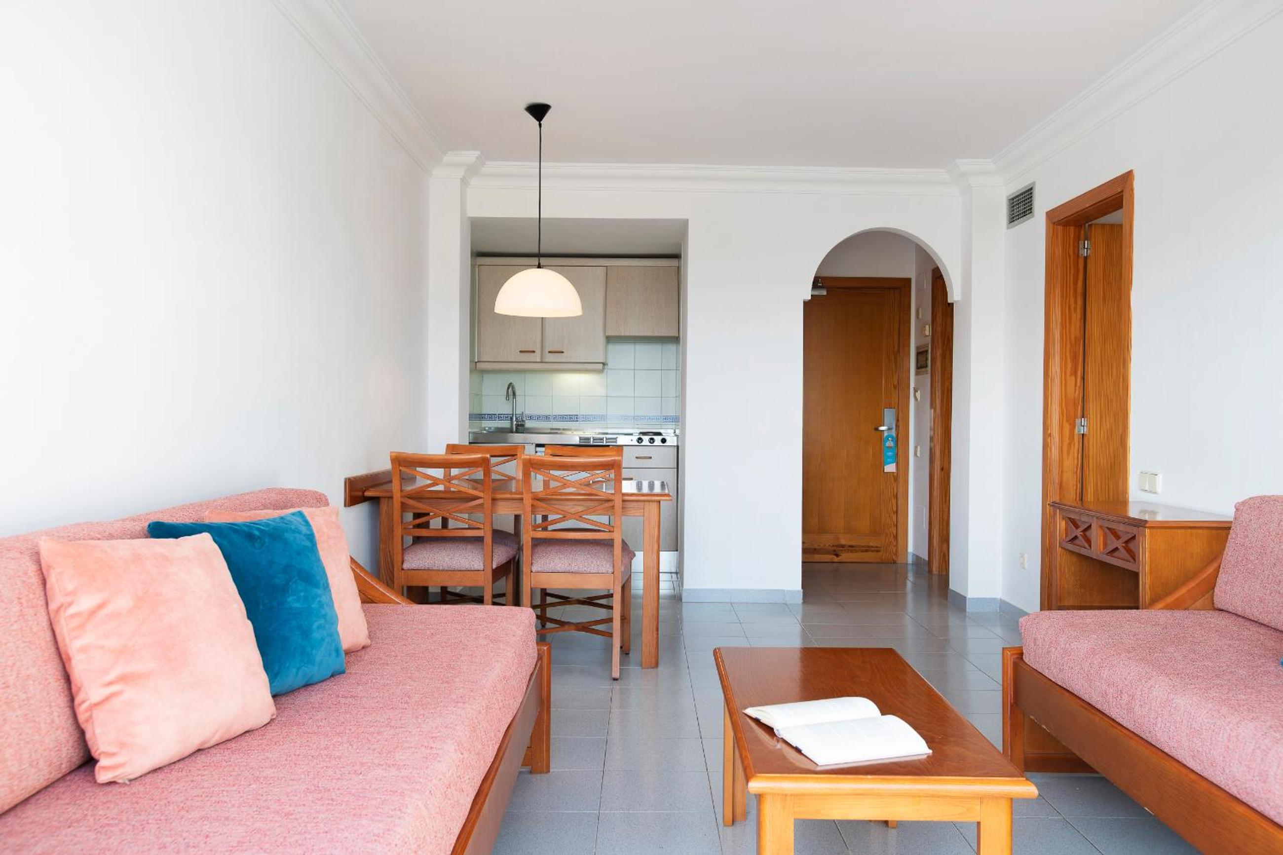 Apartamento con vista a la piscina
