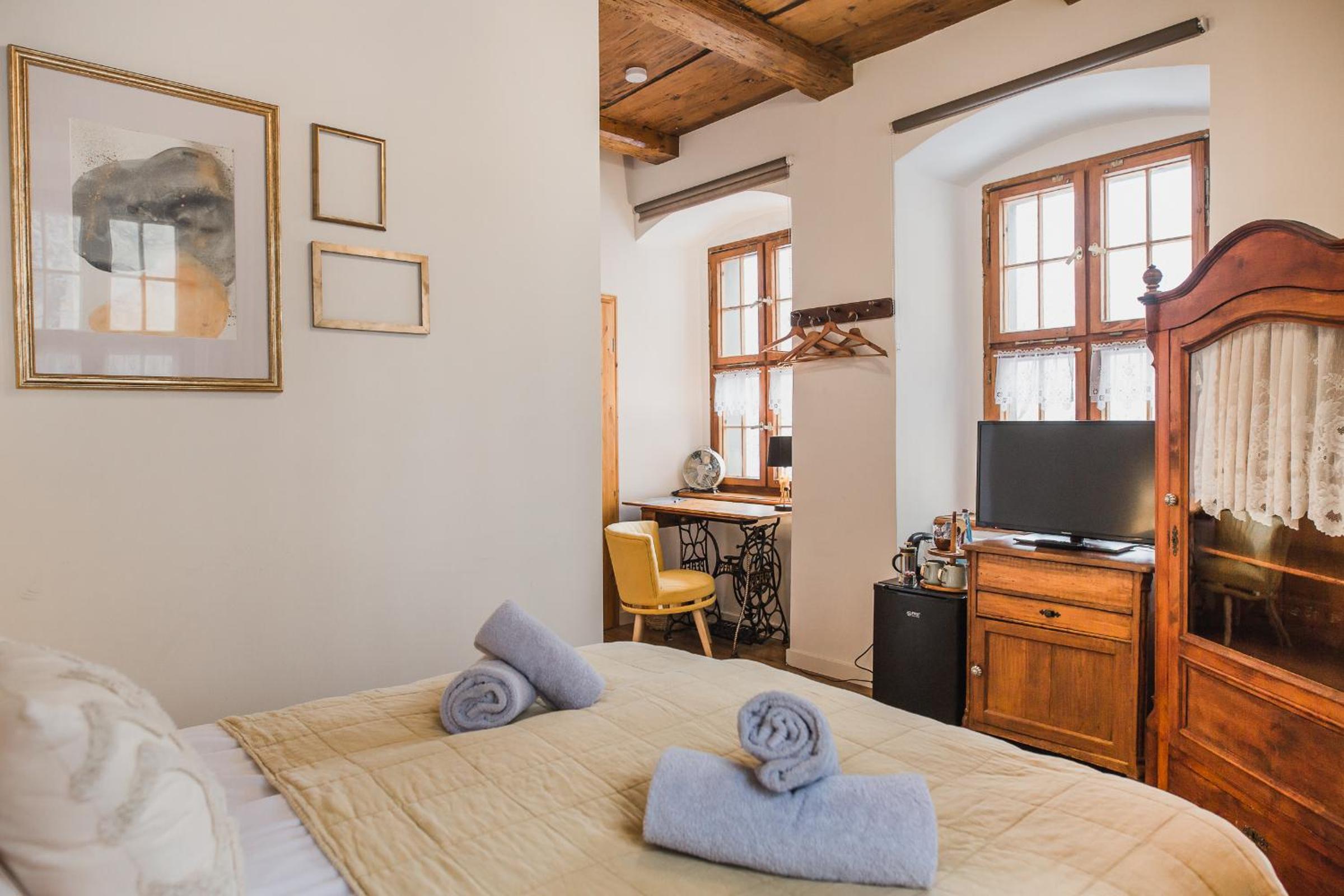 Double Room with Private Bathroom photo 3
