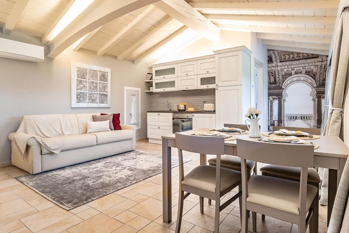Penthouse Apartment - Photo 7