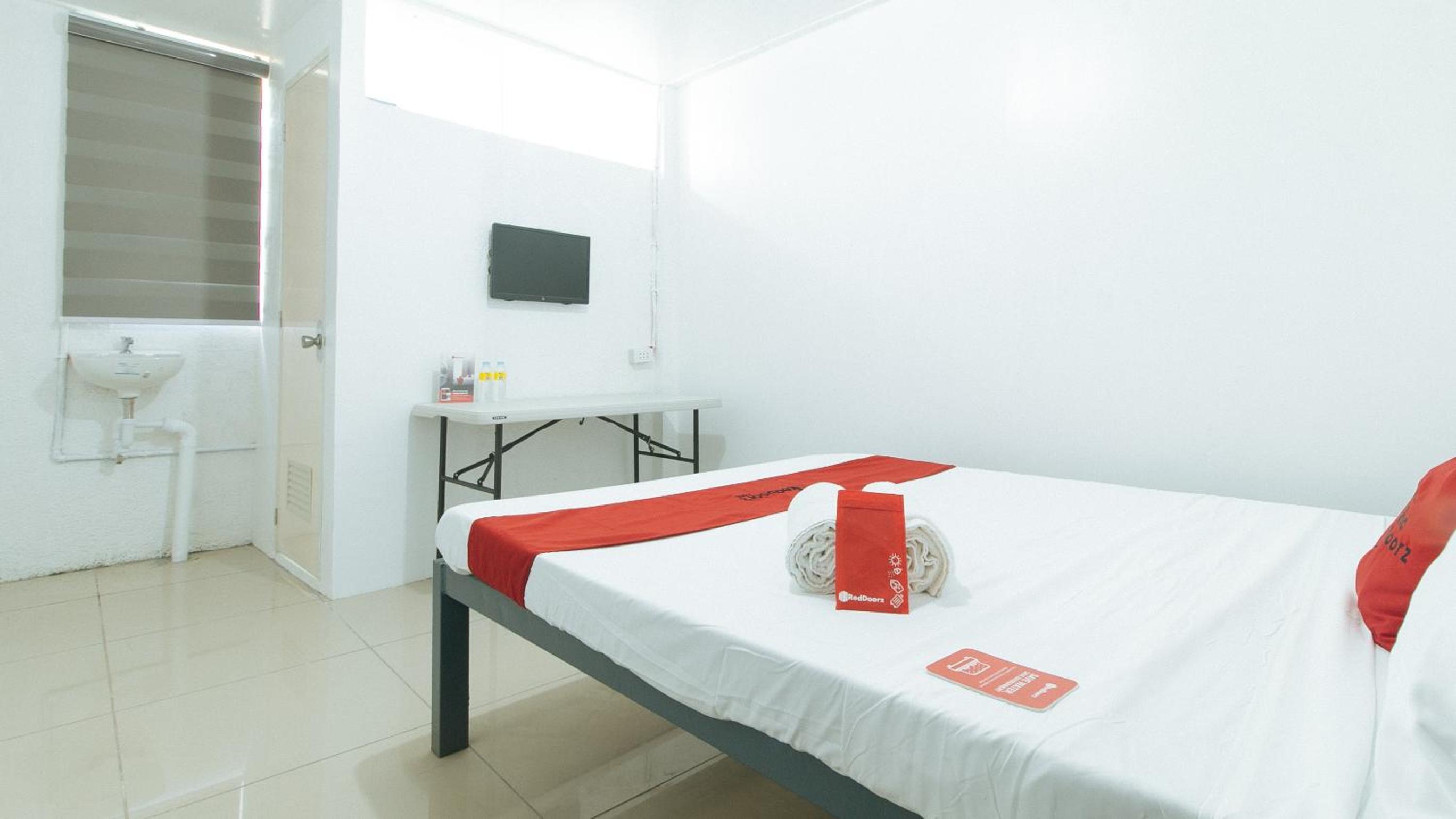 Standard Double Room - Photo 10