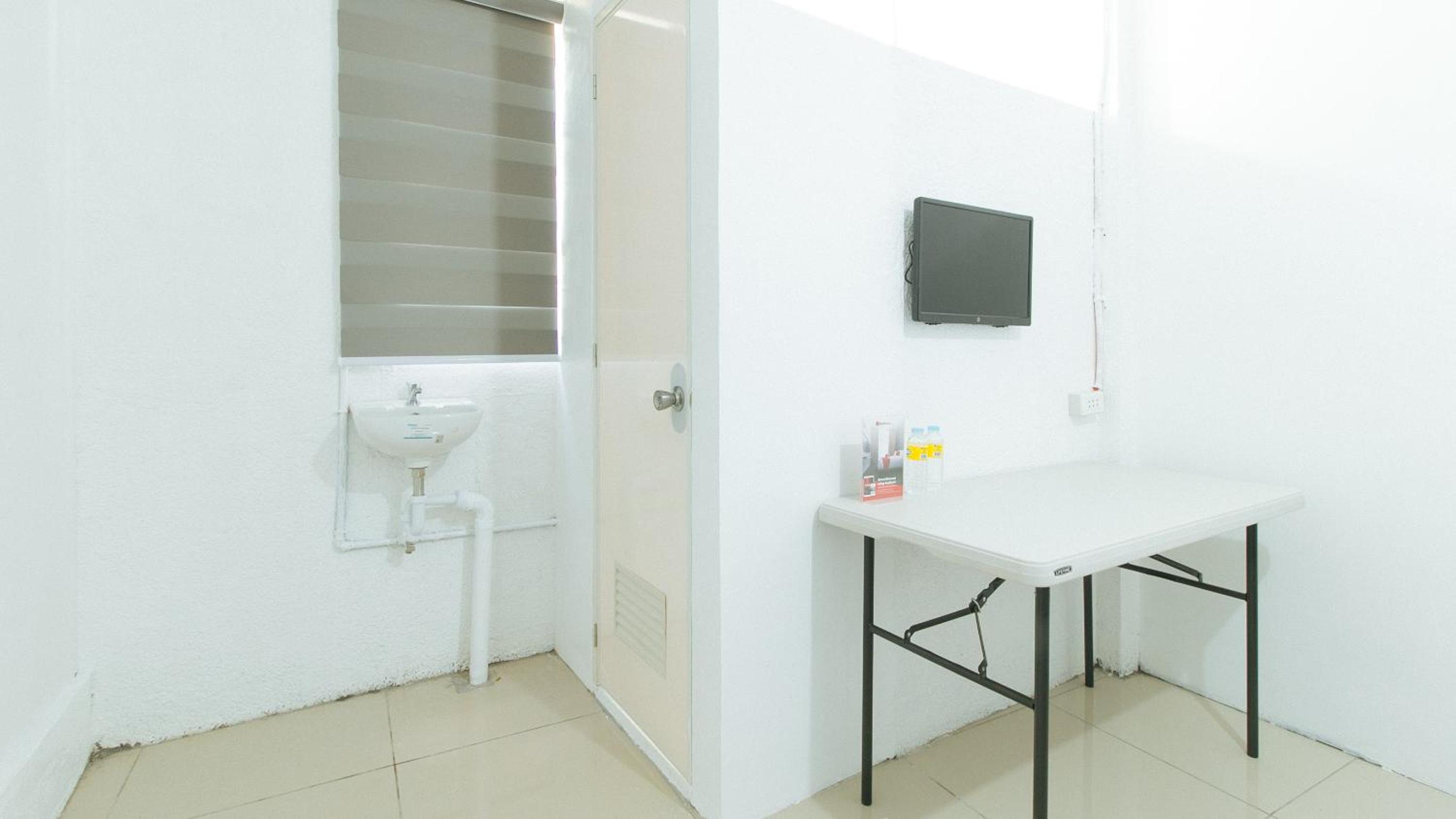 Standard Double Room - Photo 7