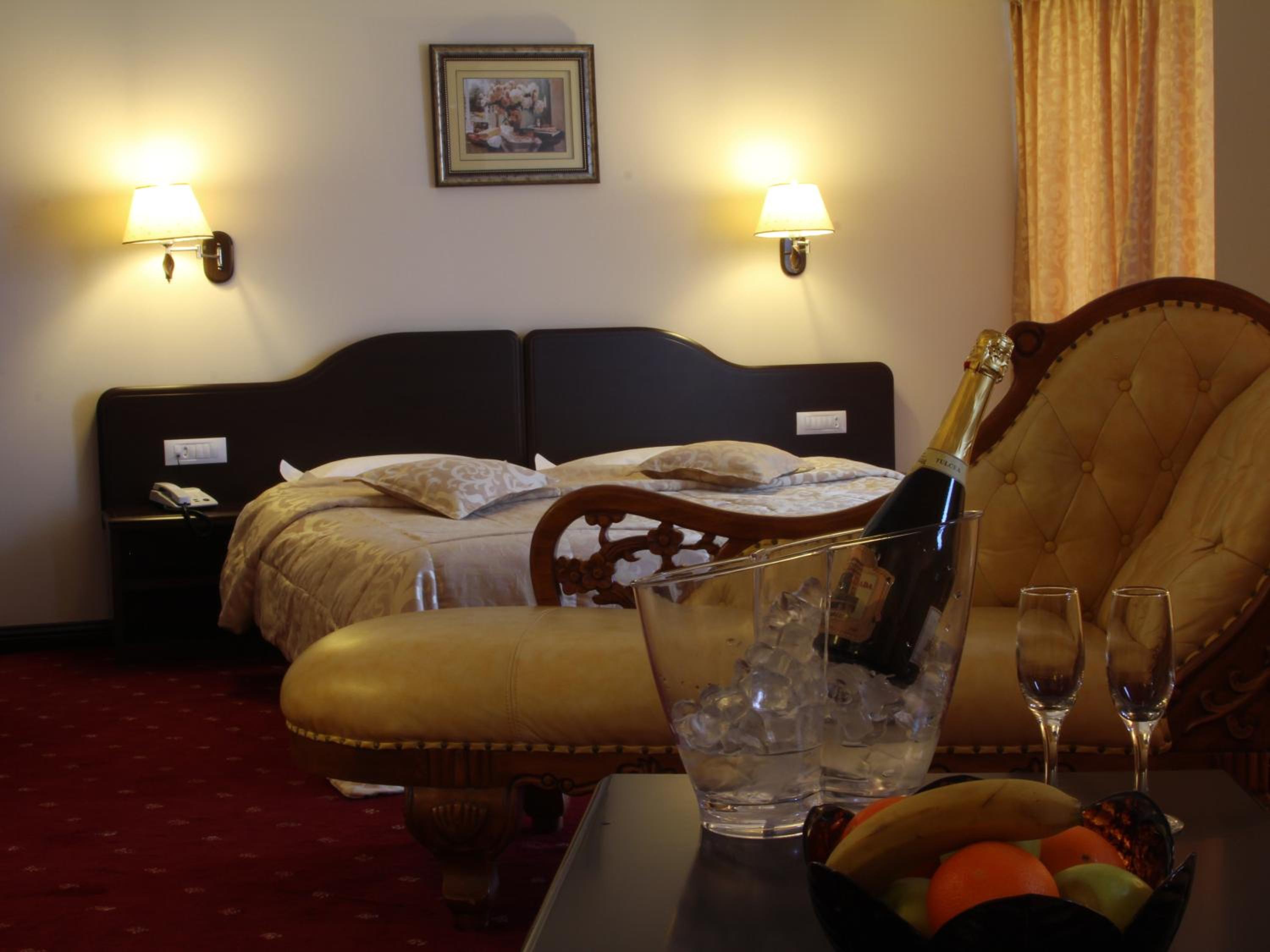 Suite - Photo 4