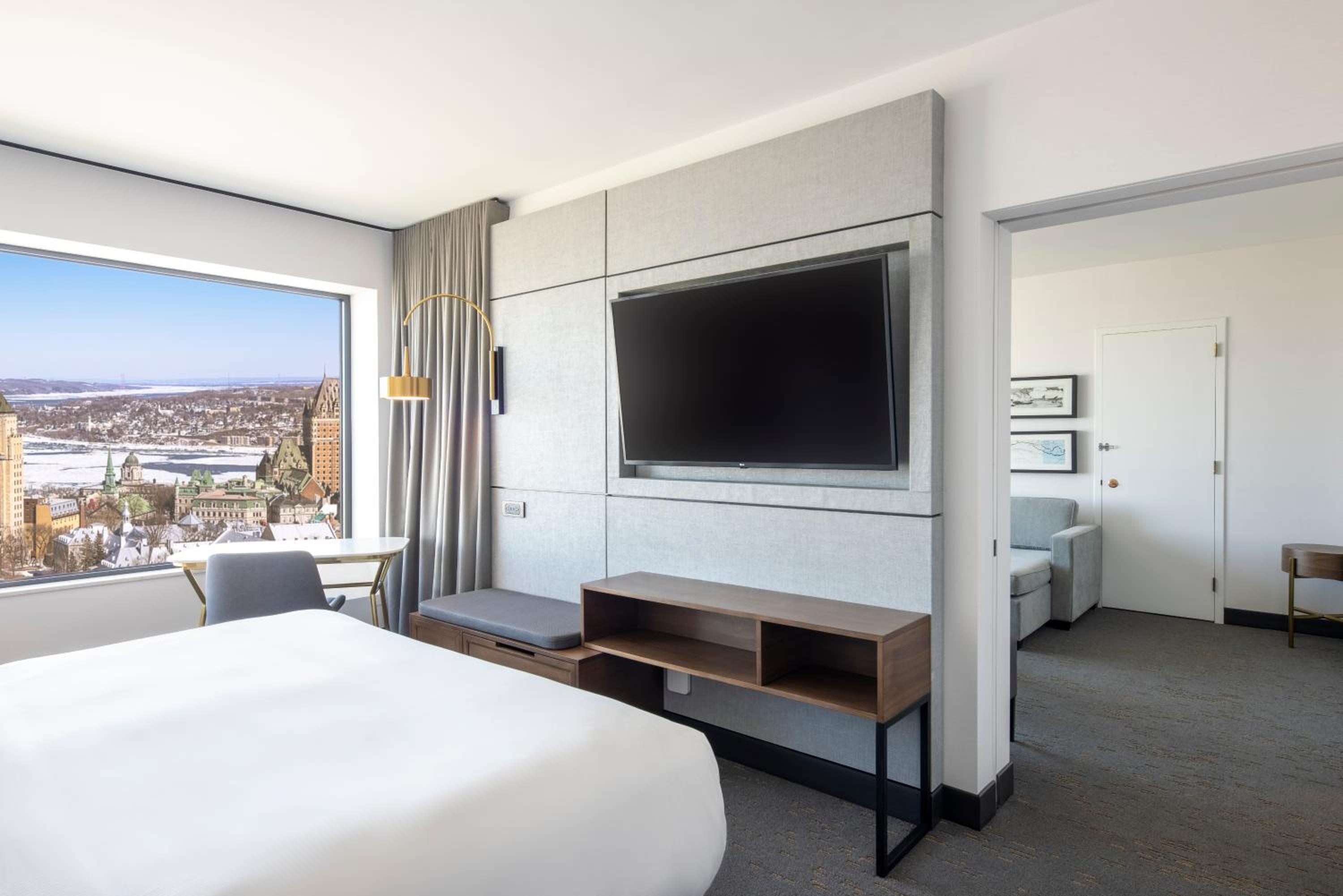 Junior King Suite with River View
