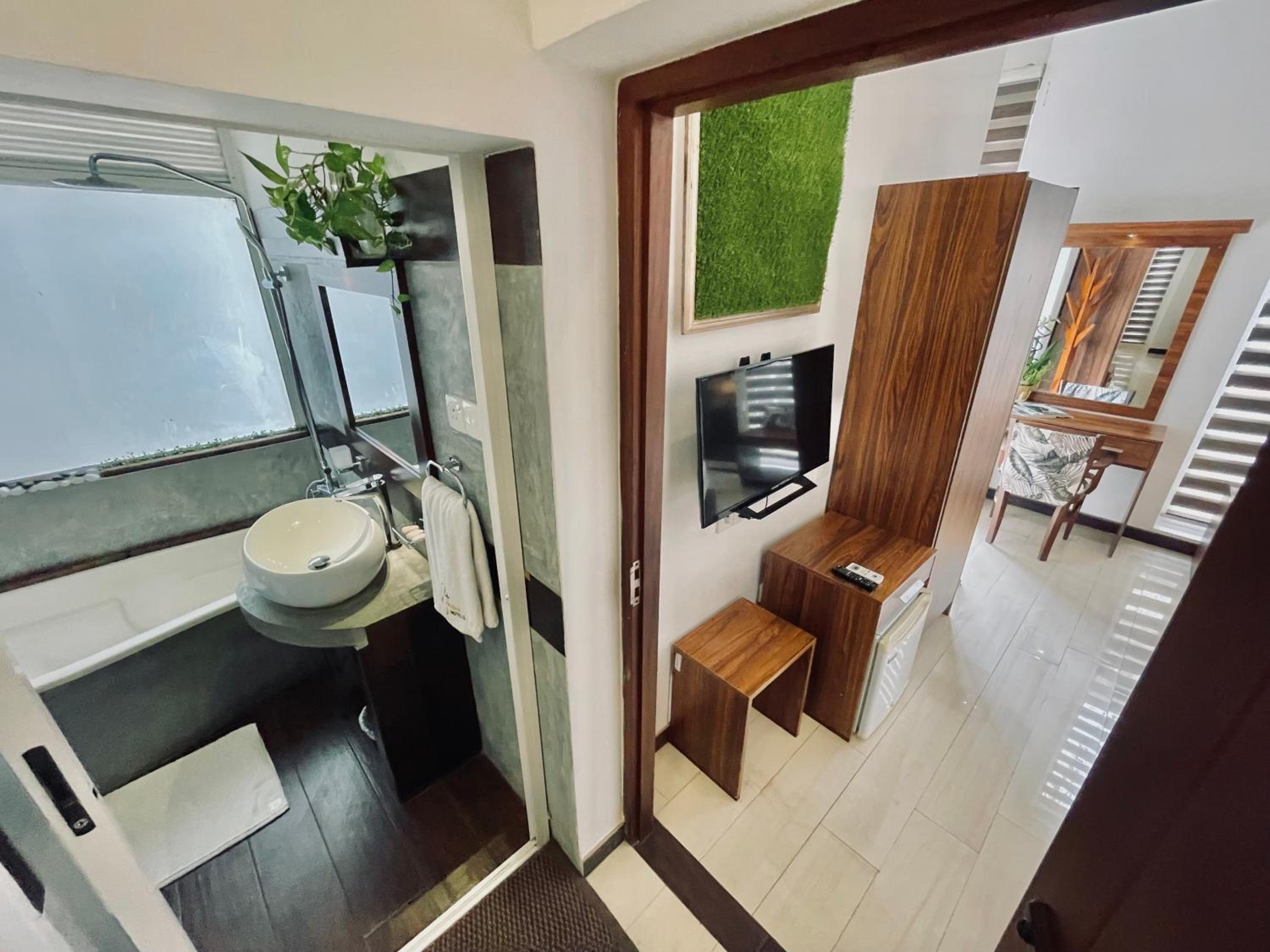 Family Room with Garden View