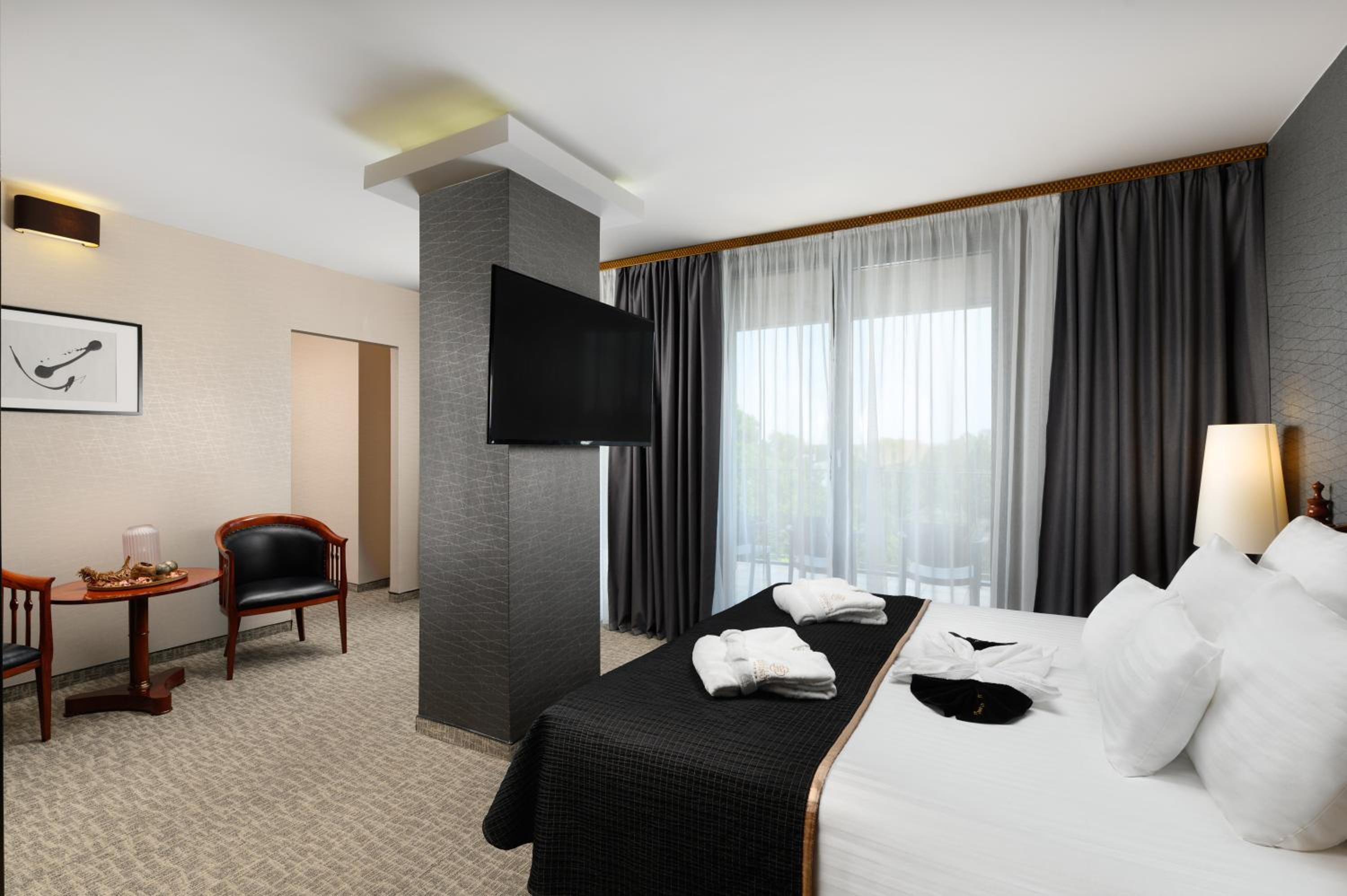 Royal Suite - Photo 7