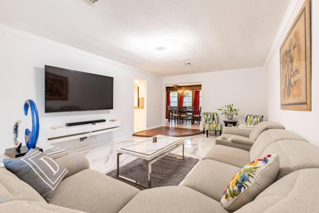 Three-Bedroom House photo 1