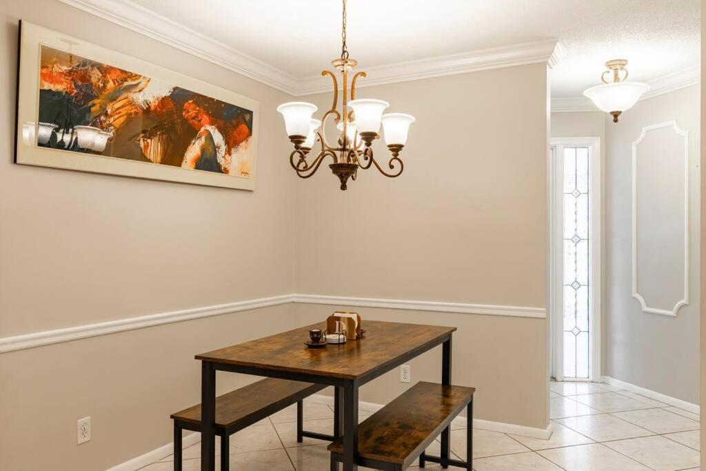 Three-Bedroom House photo 3