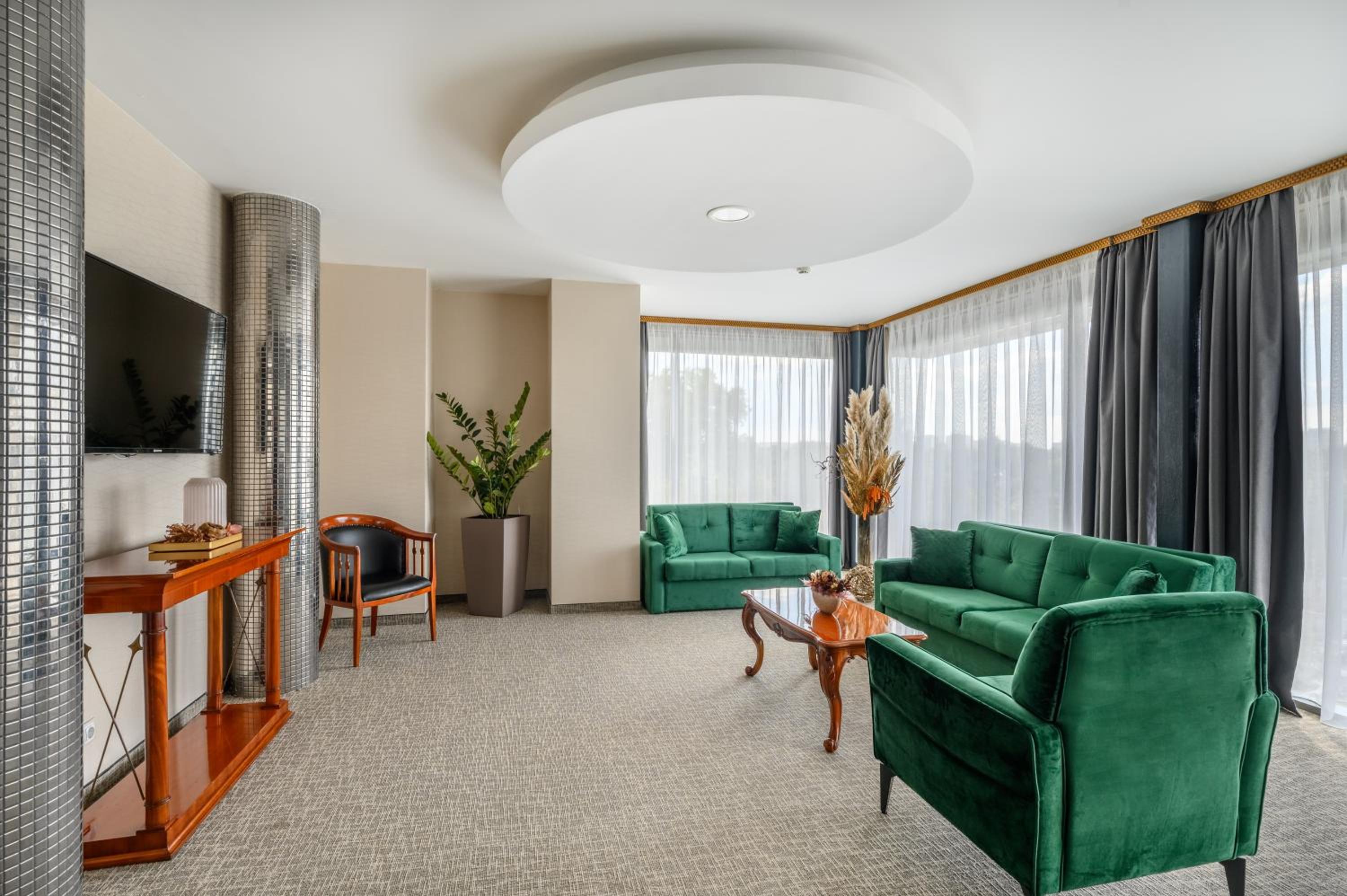 Royal Suite - Photo 3