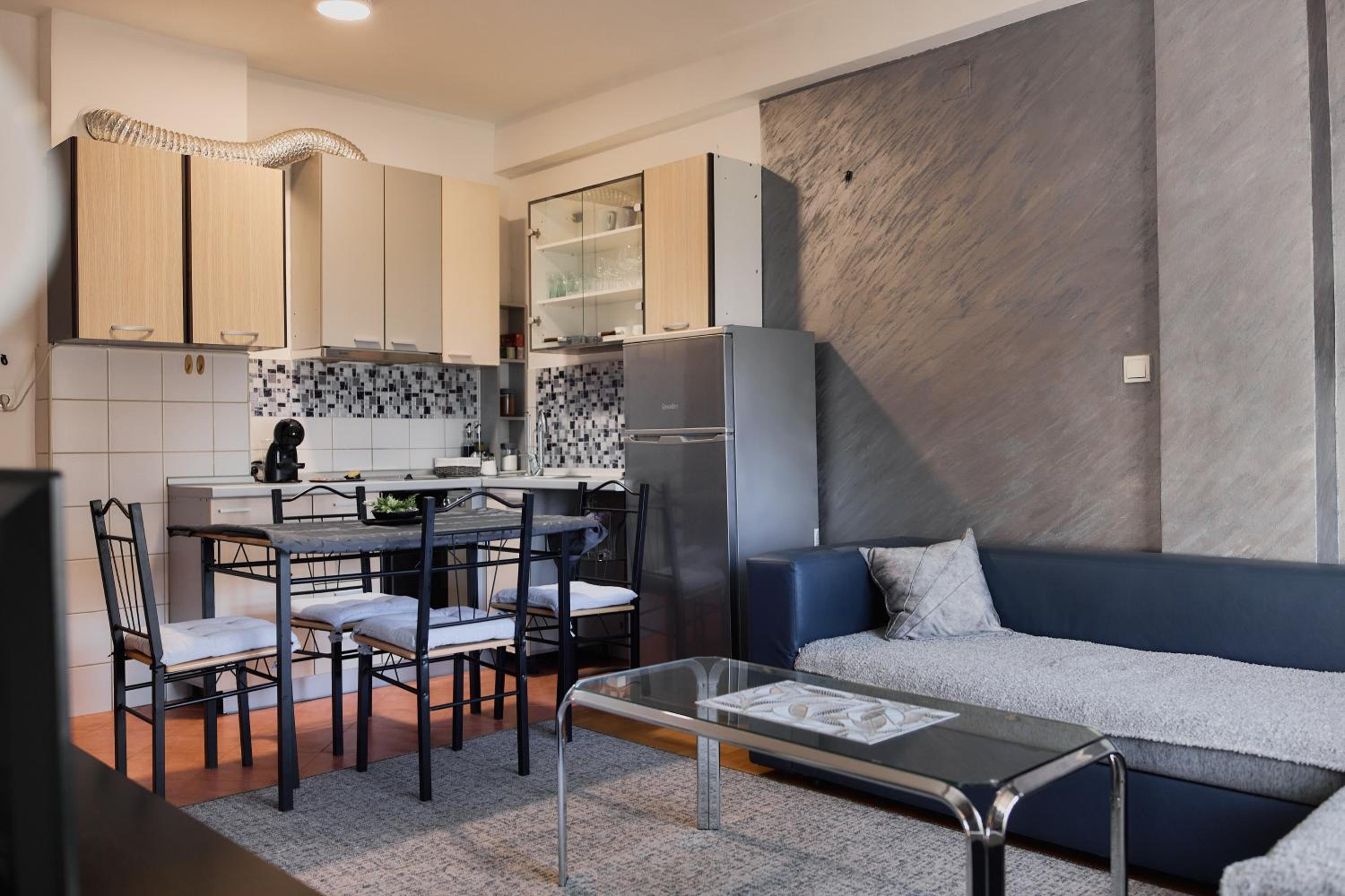 One-Bedroom Apartment photo 2
